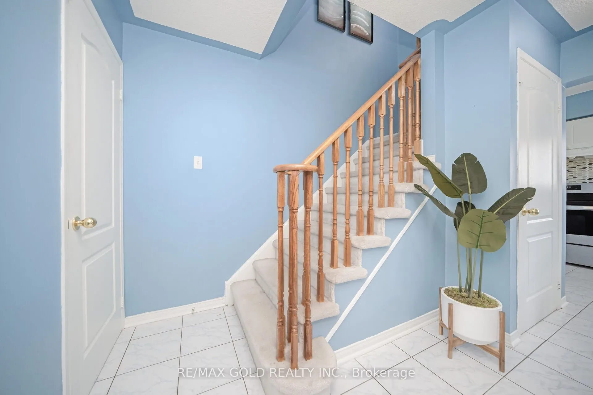 108 Black Forest Drive N