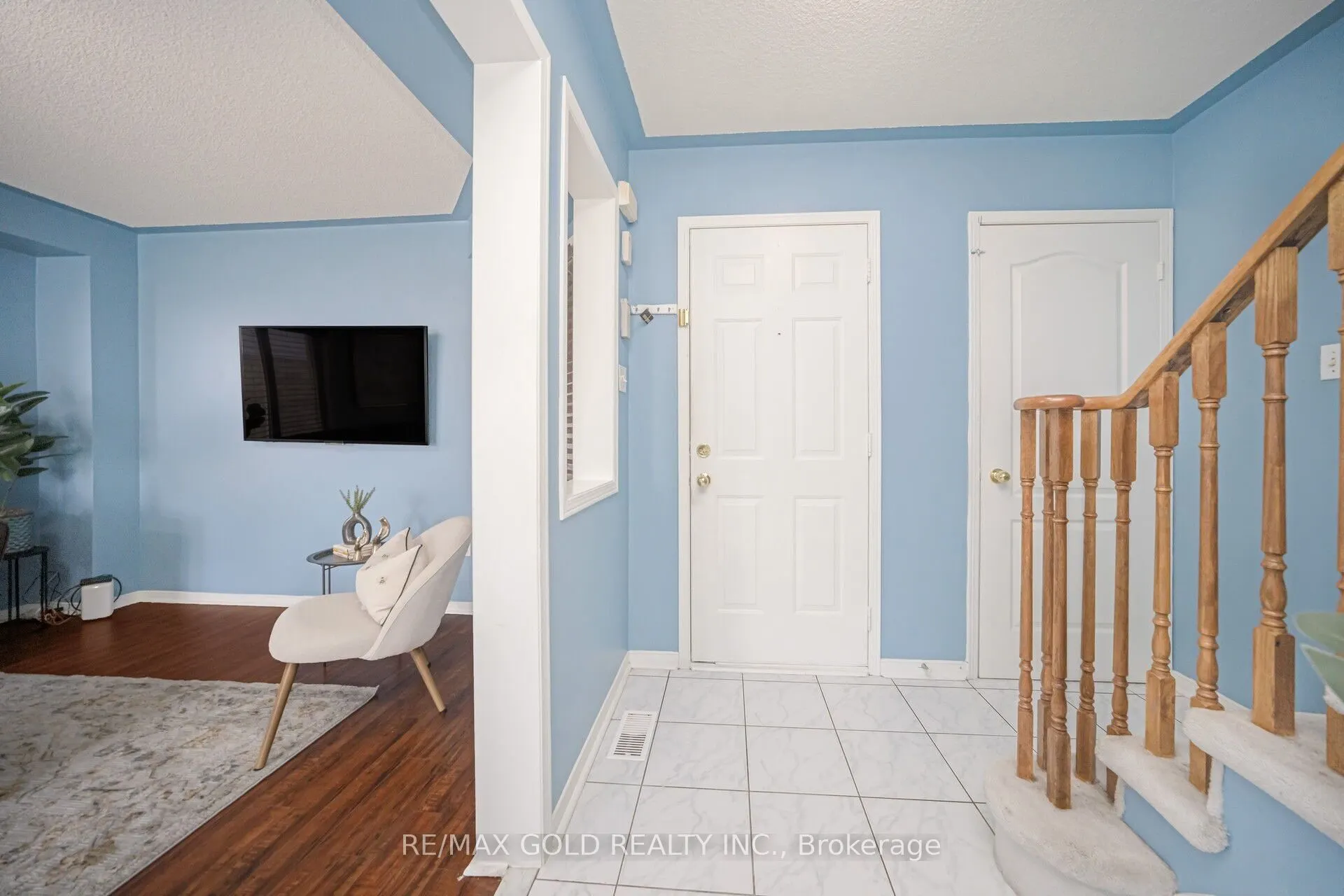 108 Black Forest Drive N