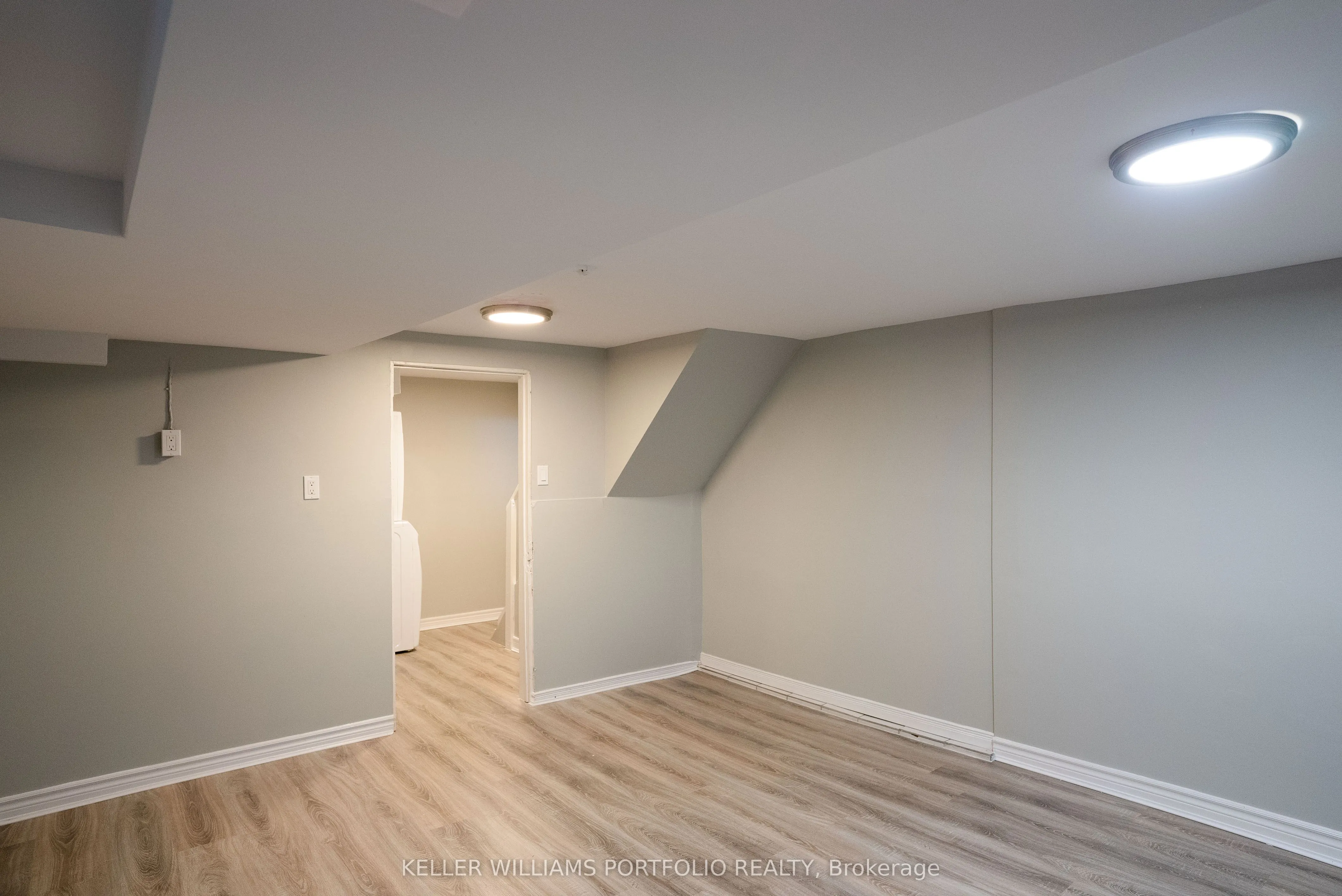 1156 Bloor Street W
