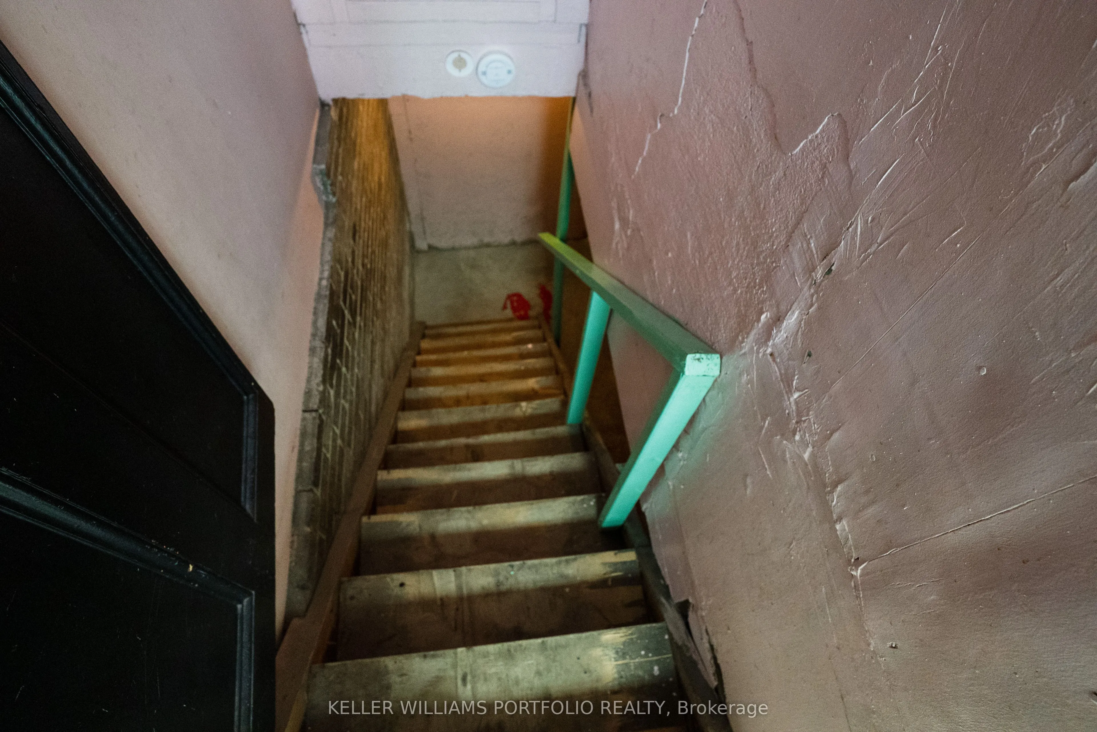 1156 Bloor Street W