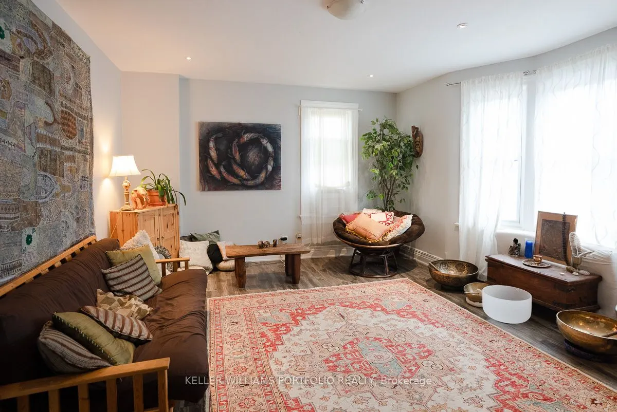 1156 Bloor Street W
