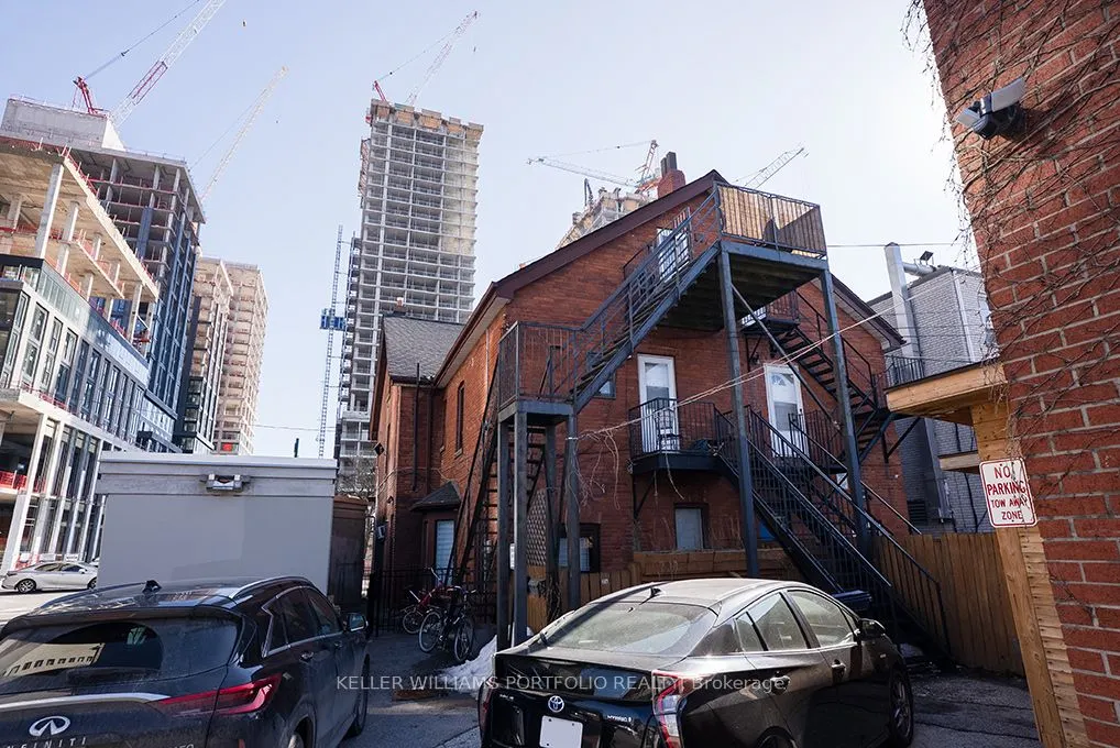 1156 Bloor Street W