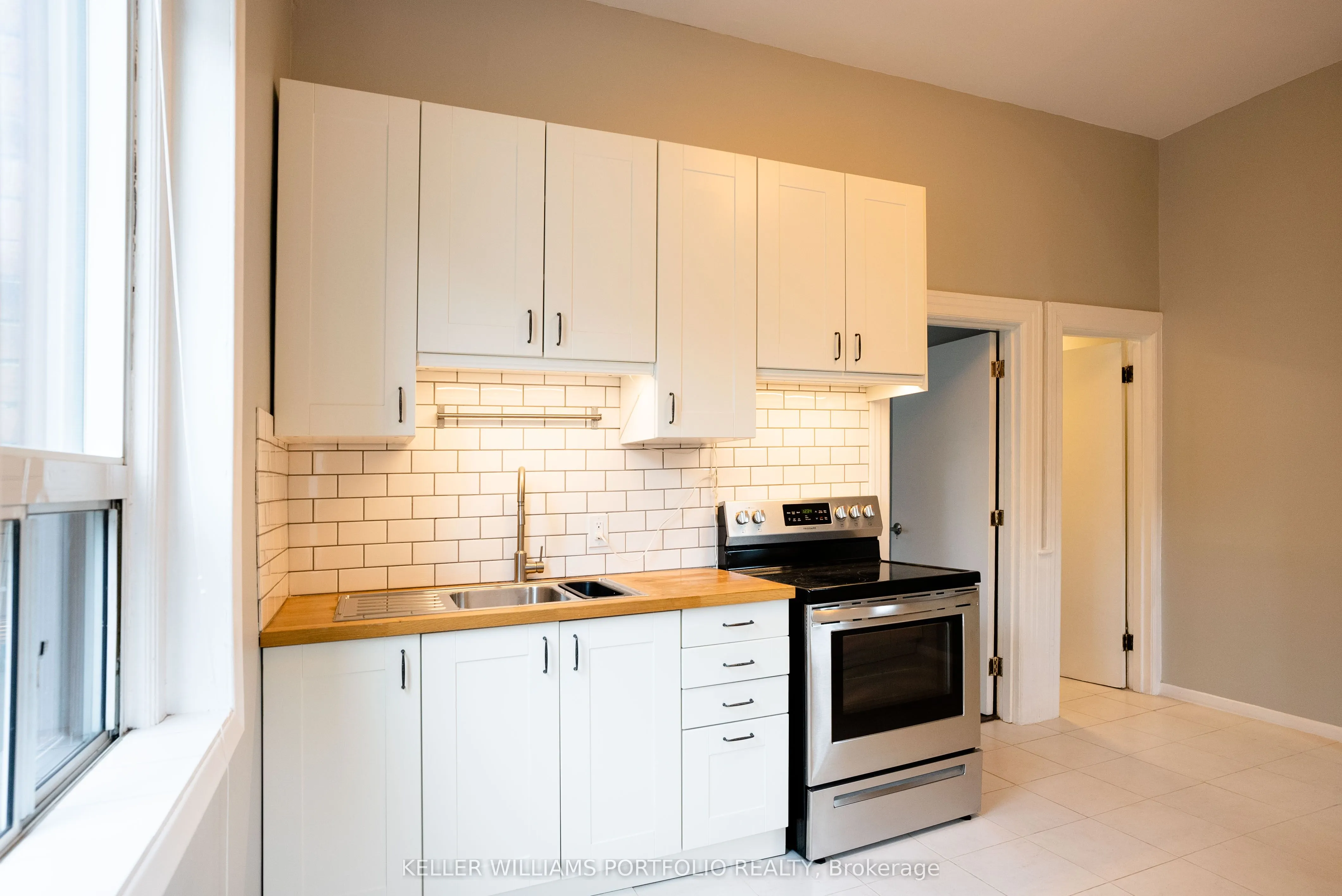 1156 Bloor Street W