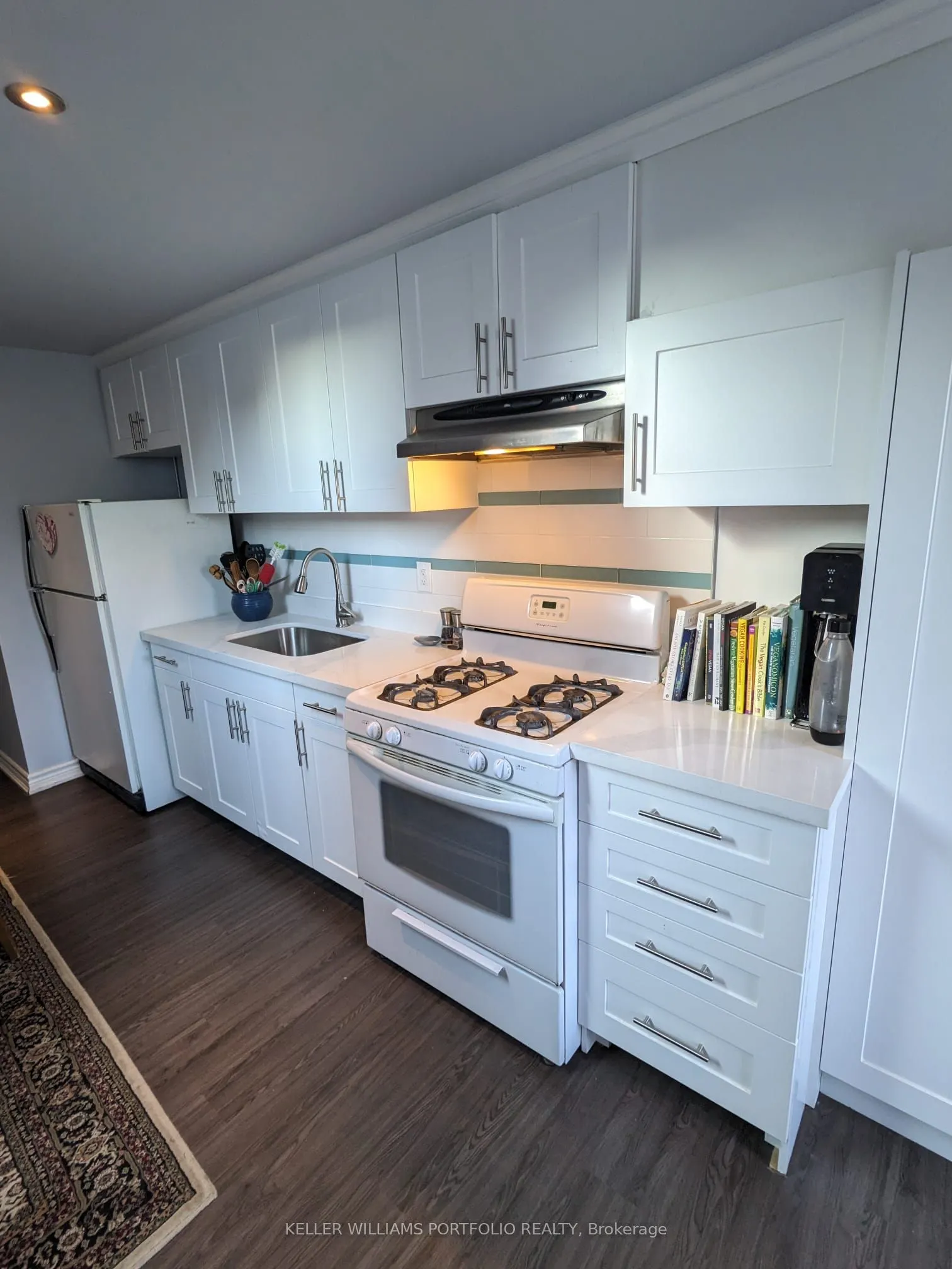 1156 Bloor Street W