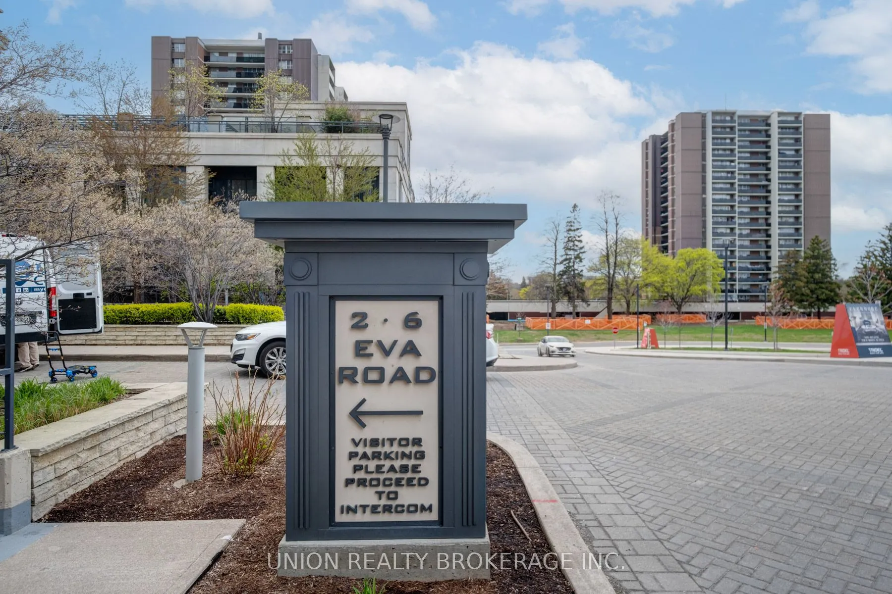 2 Eva Road #824