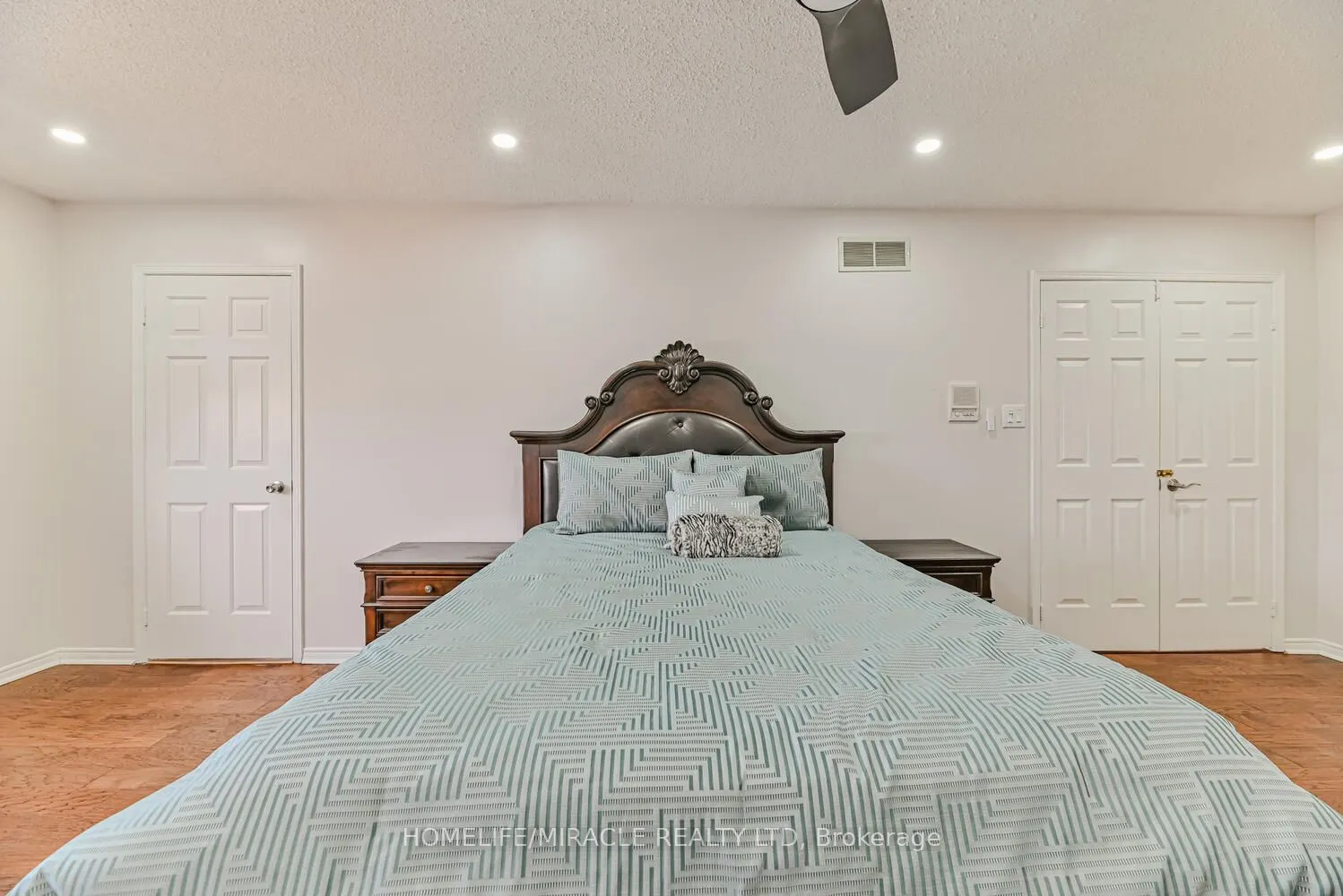 32 Plover Place