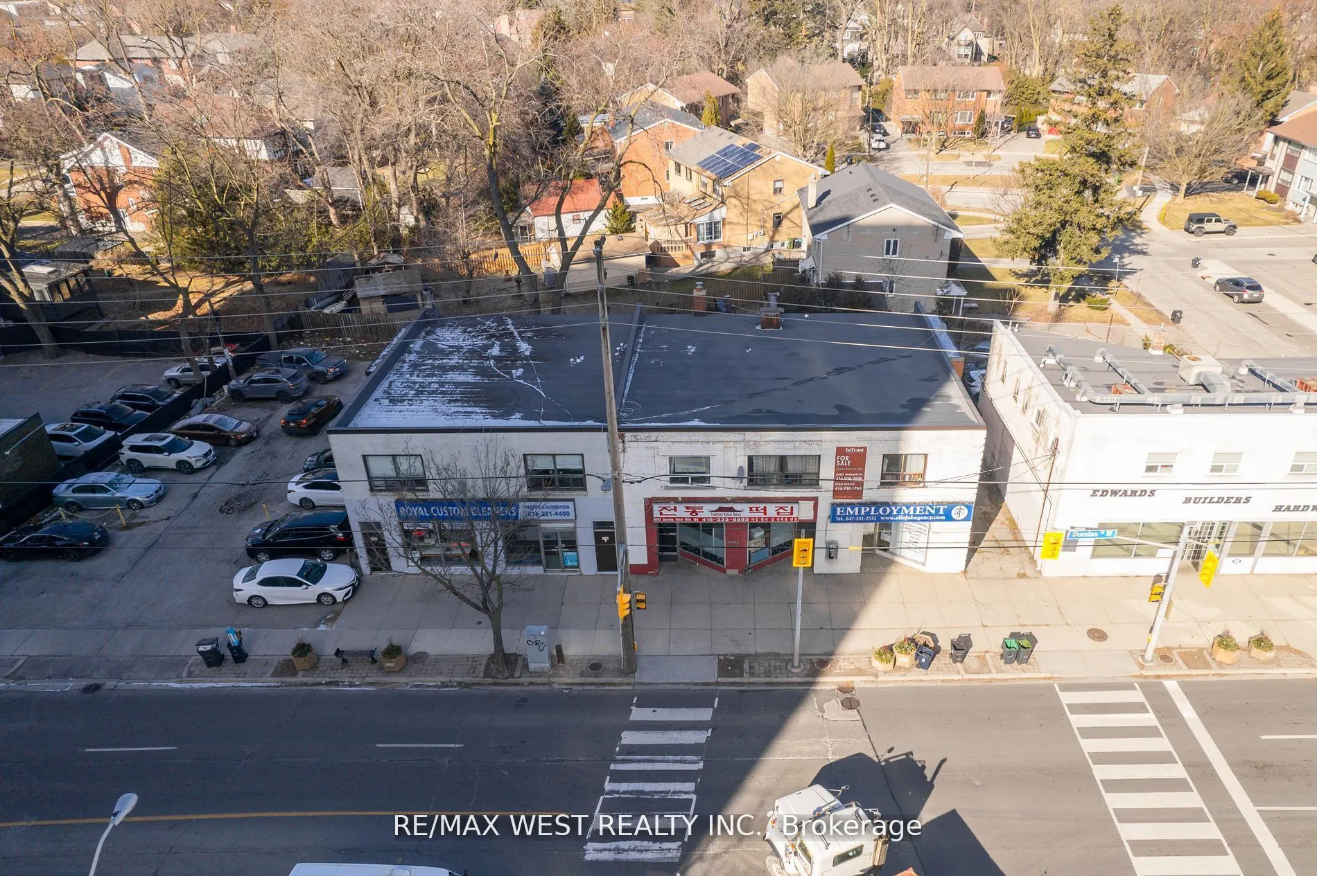 4990 Dundas Street W