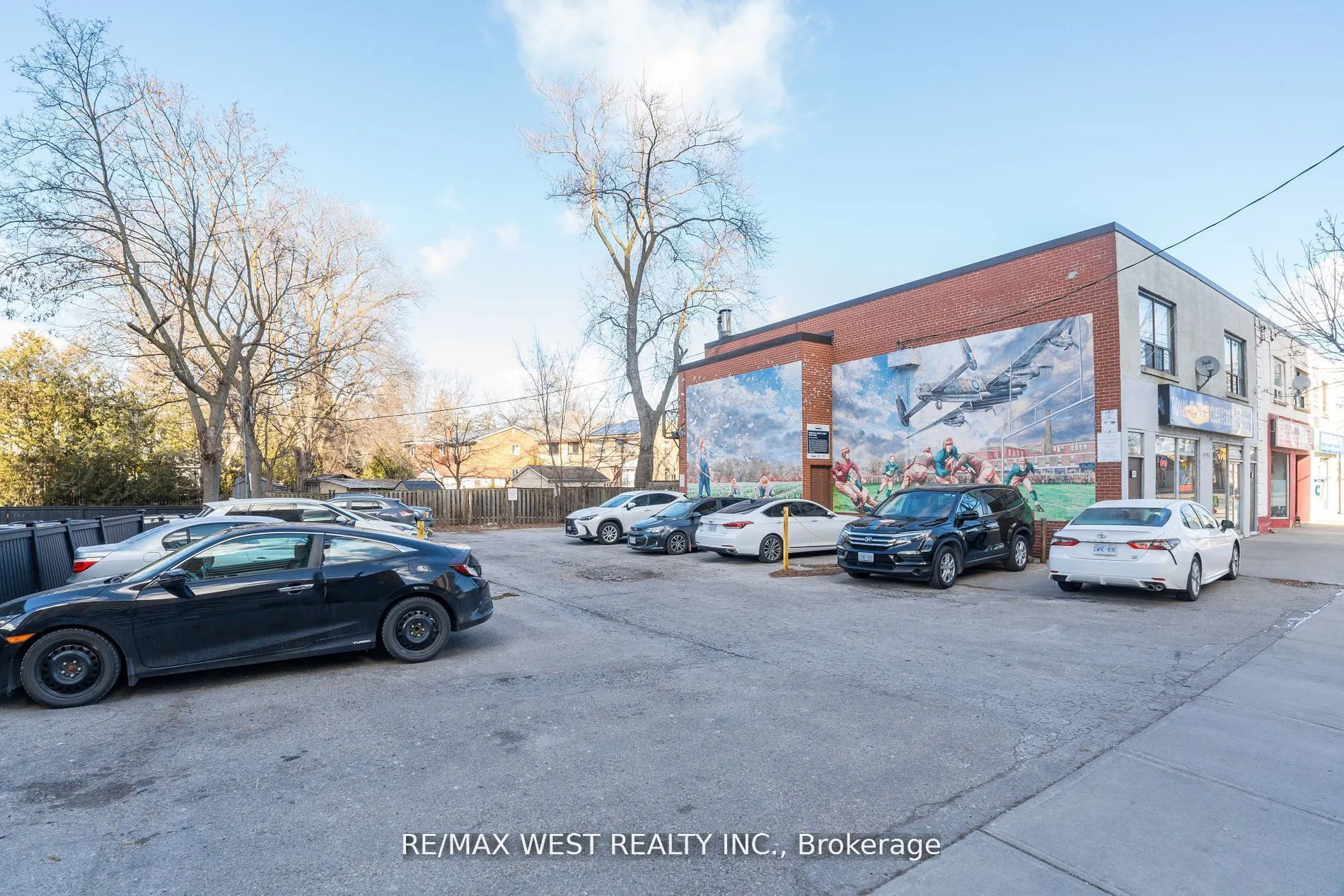 4990 Dundas Street W