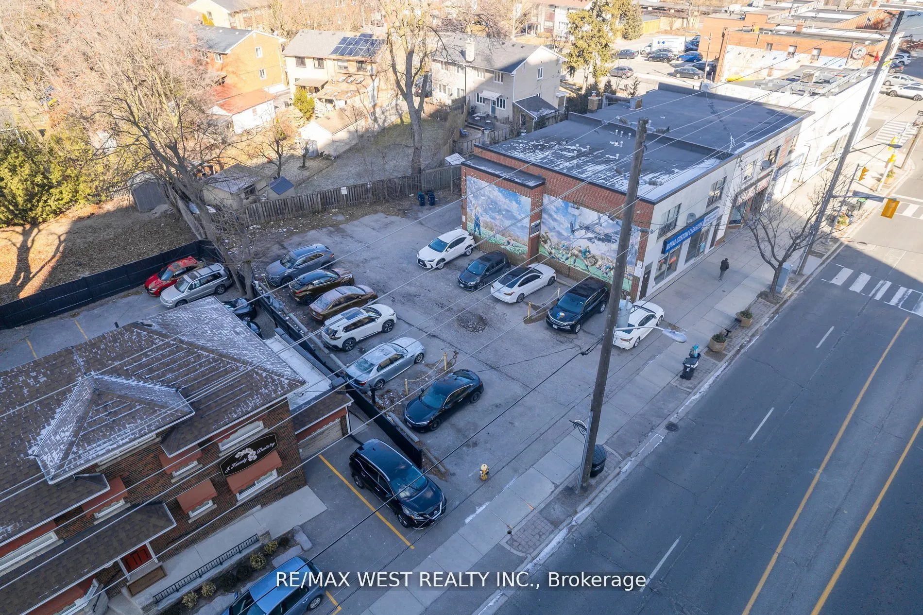 4990 Dundas Street W