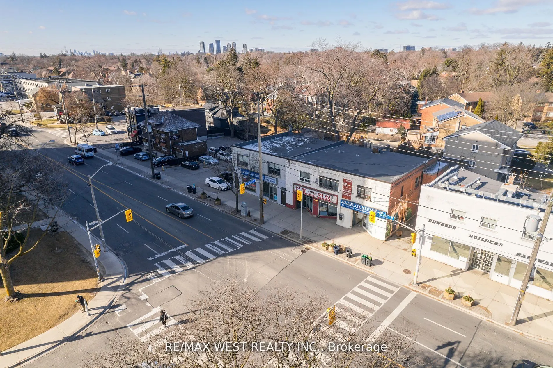 4990 Dundas Street W