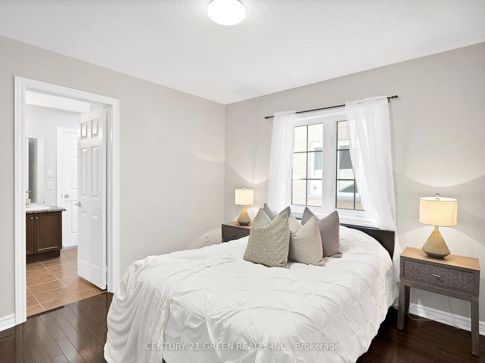 15 Oakhaven Road