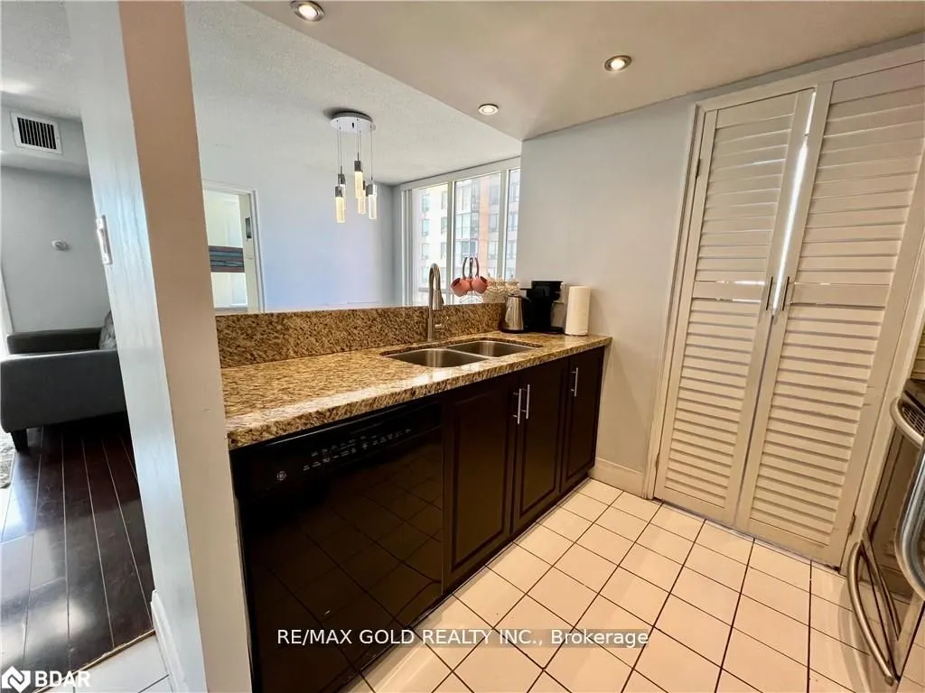 265 Enfield Place #903