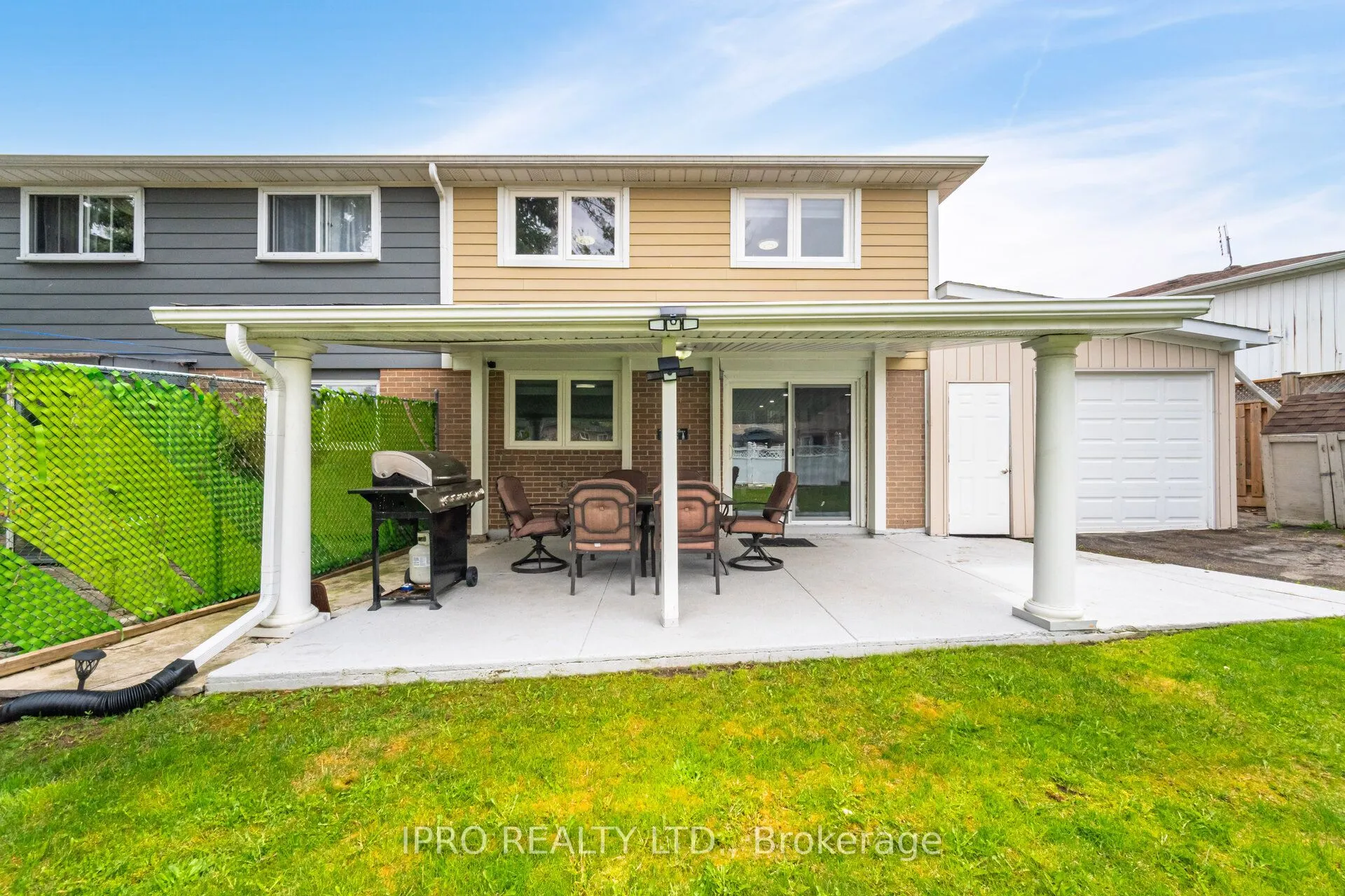 1625 Wavell Crescent