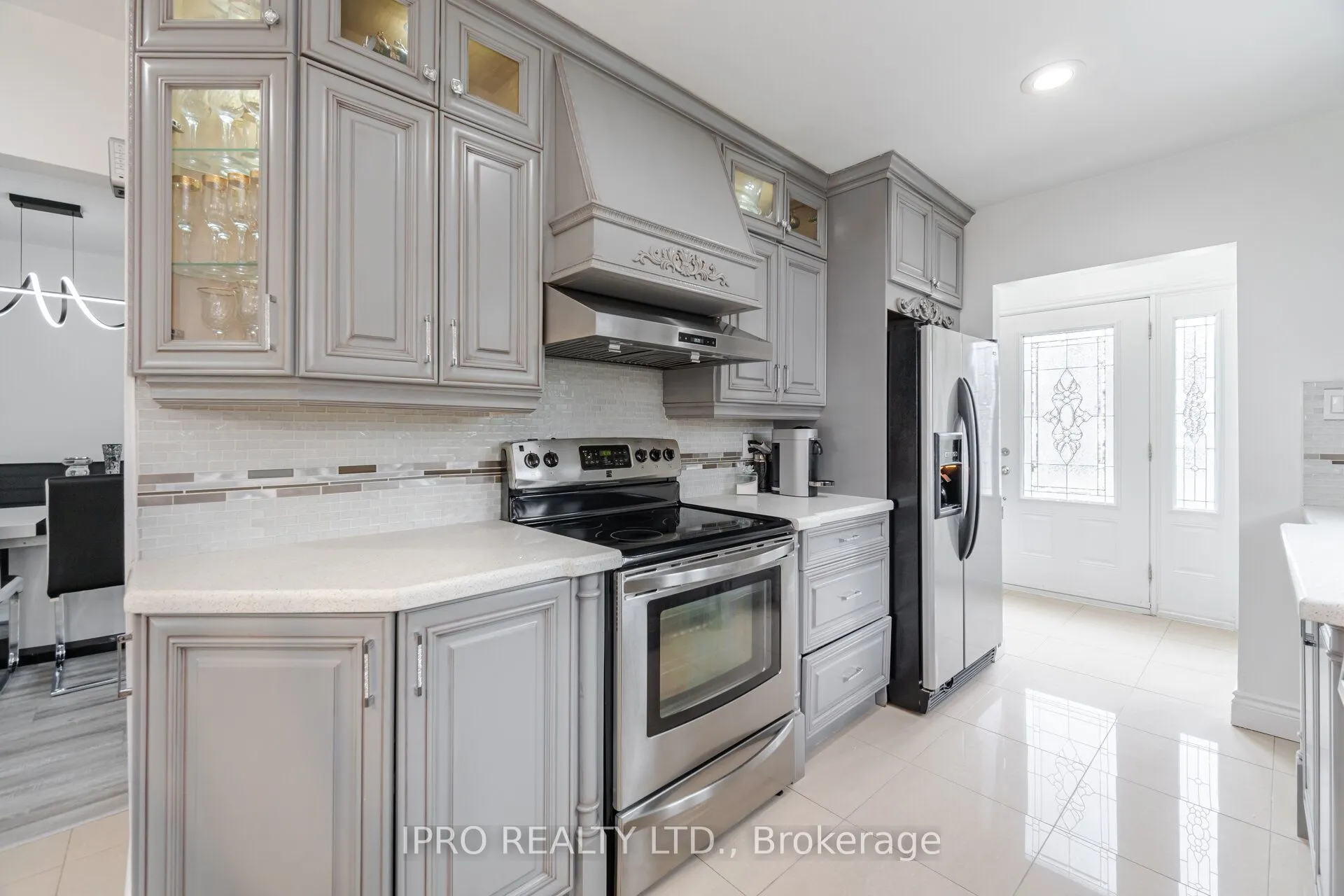 1625 Wavell Crescent