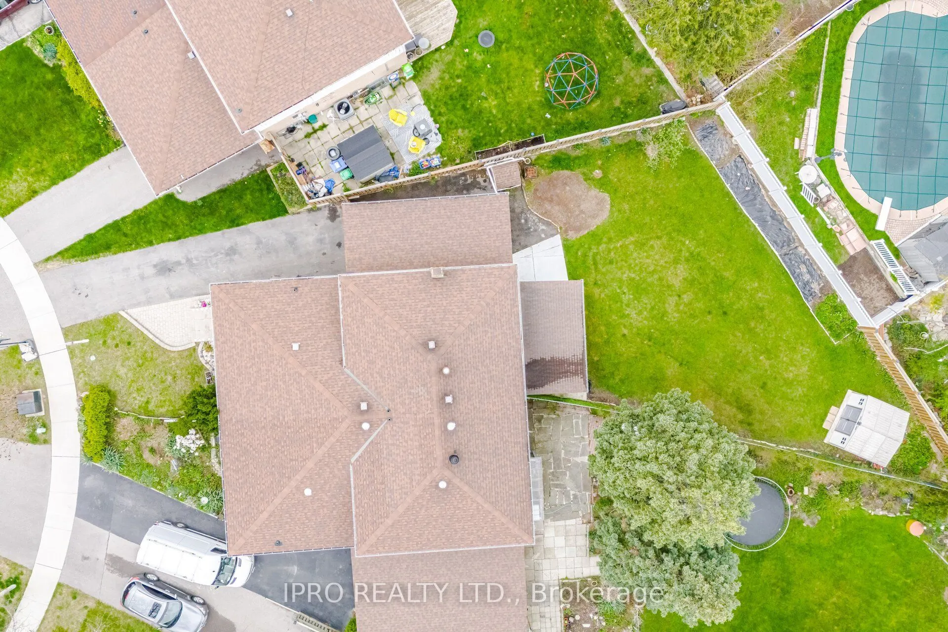1625 Wavell Crescent