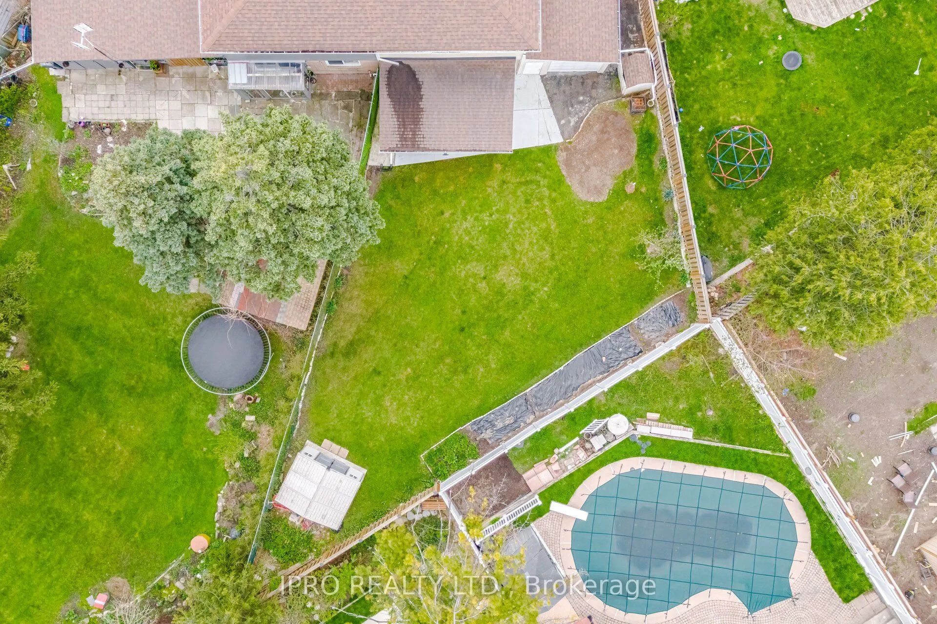 1625 Wavell Crescent