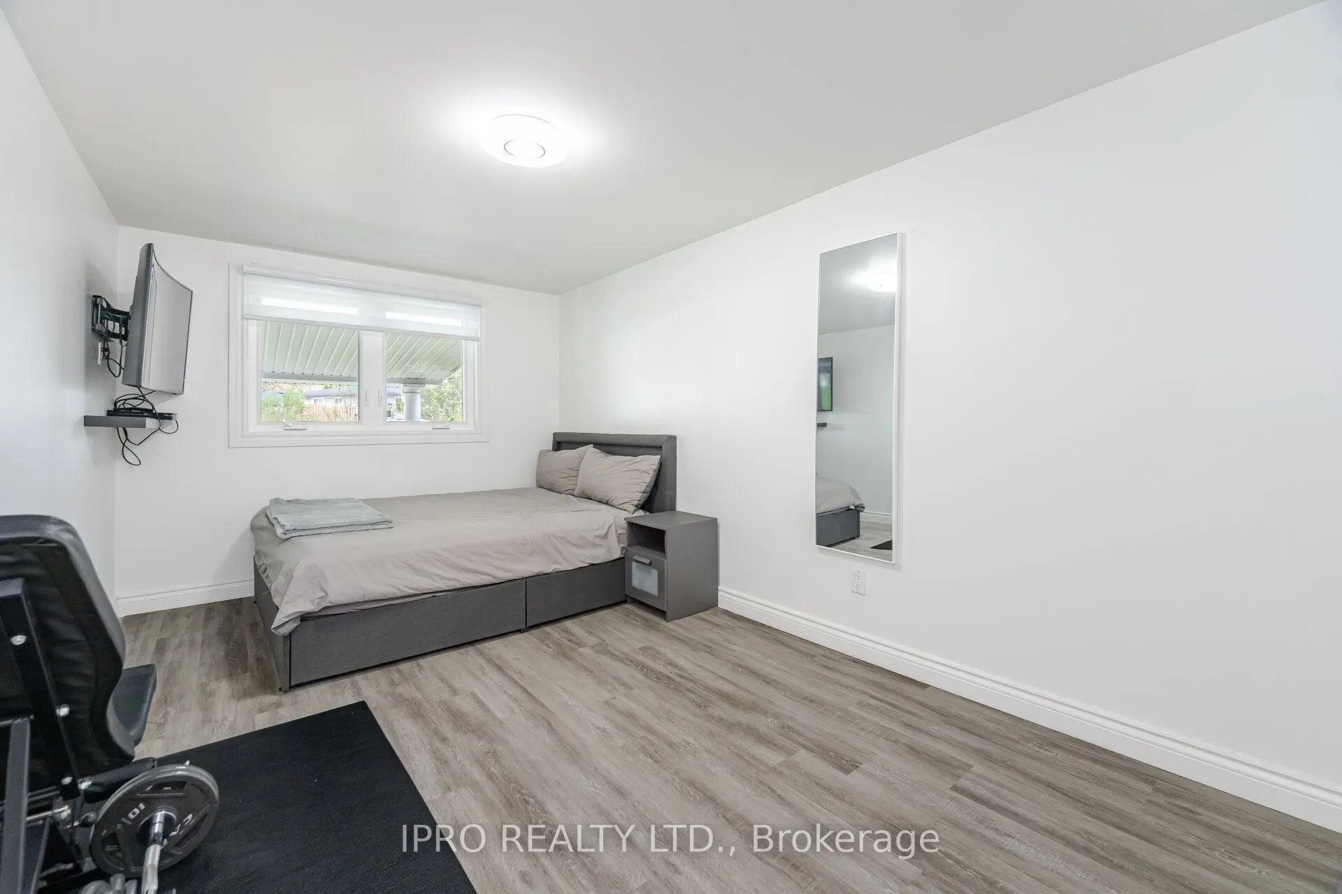 1625 Wavell Crescent