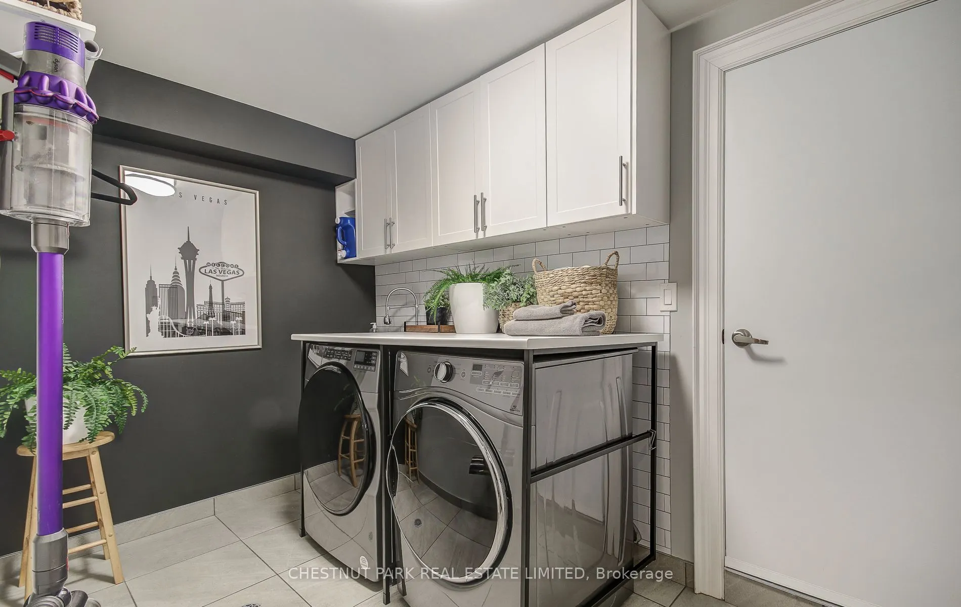 22 Lesmar Drive