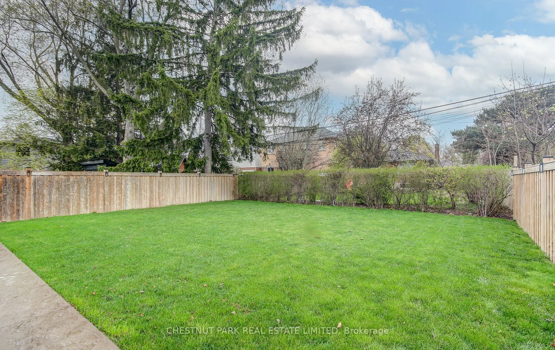 22 Lesmar Drive