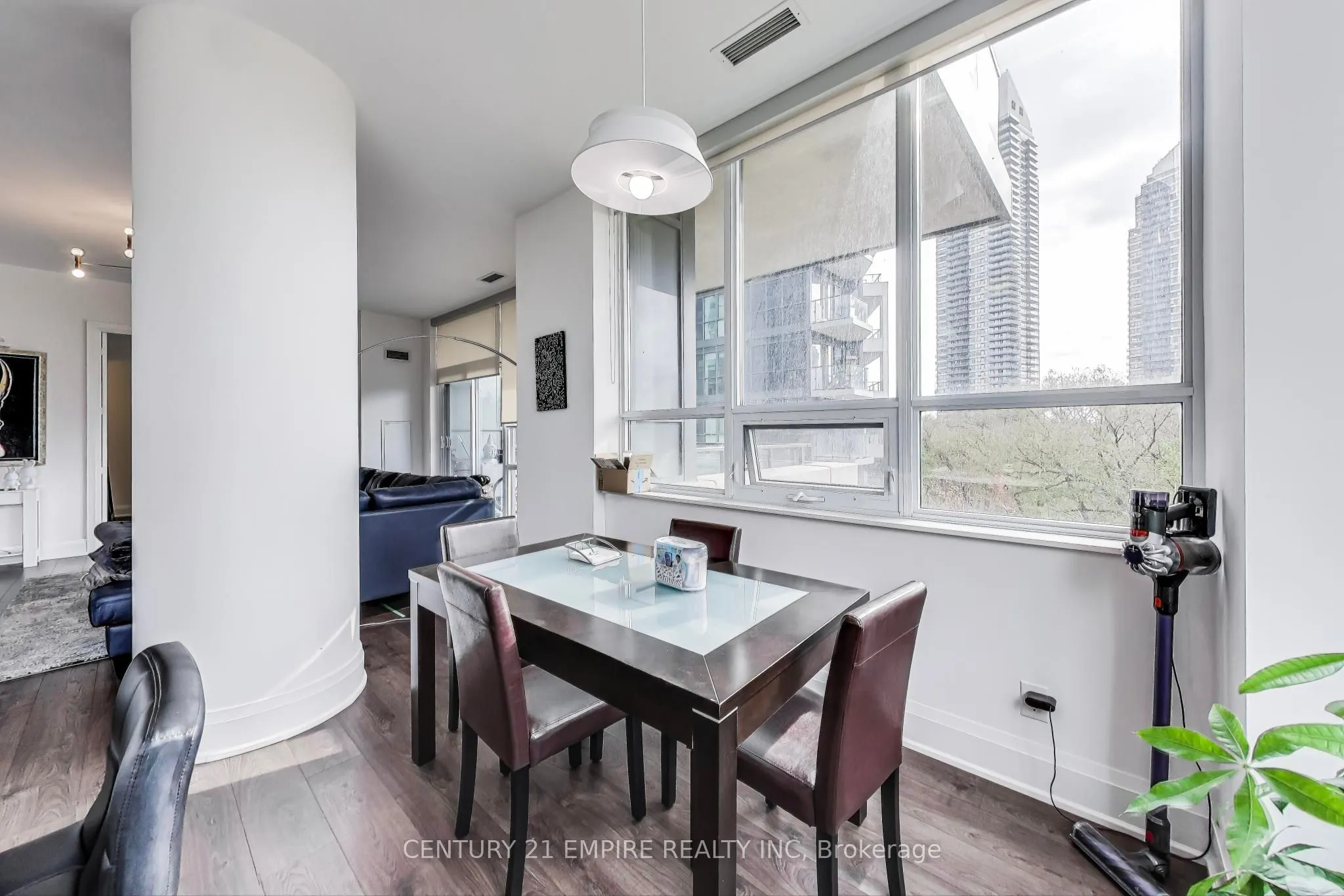 36 Park Lawn Road, #203