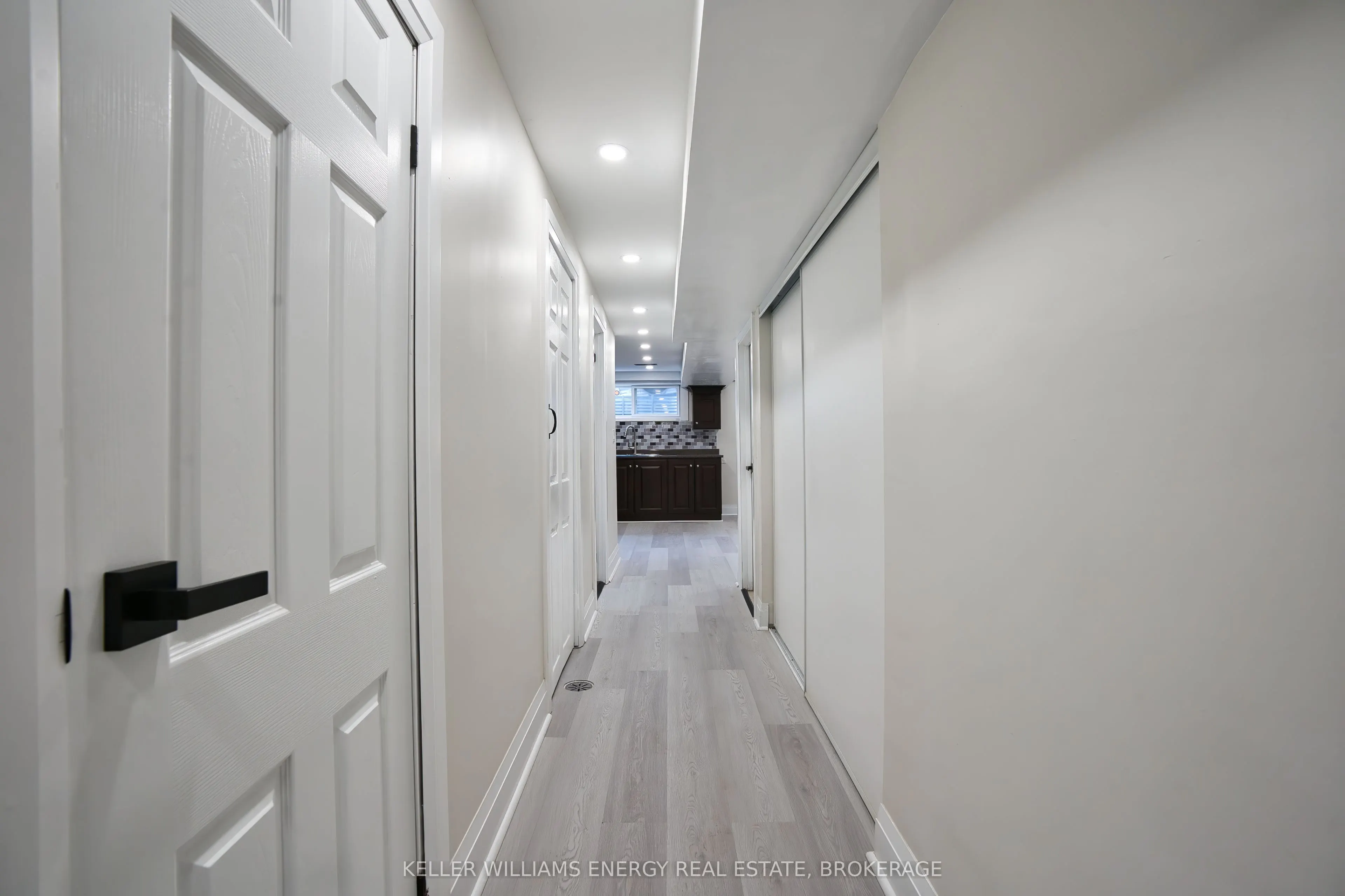 21 Neames Crescent