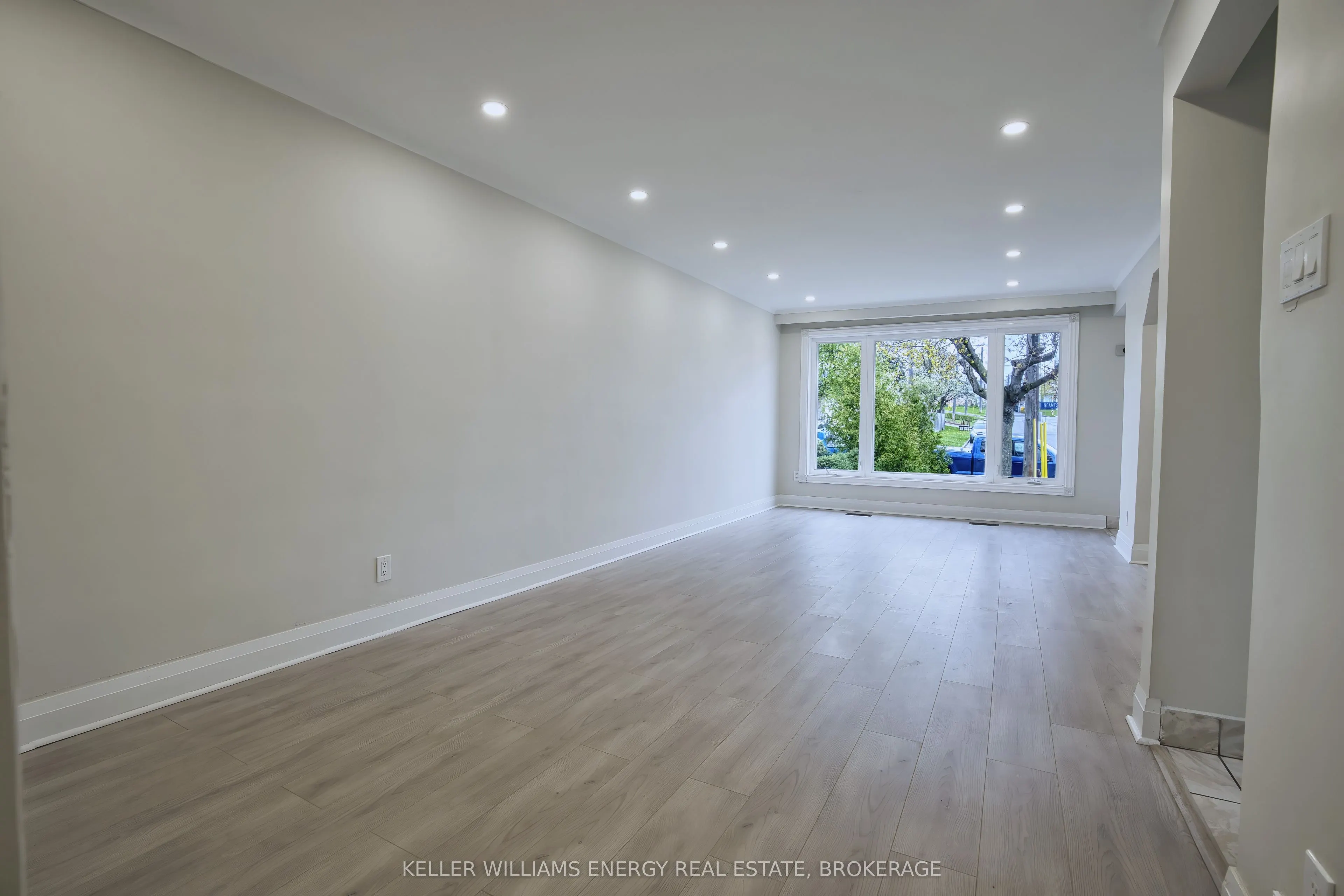 21 Neames Crescent