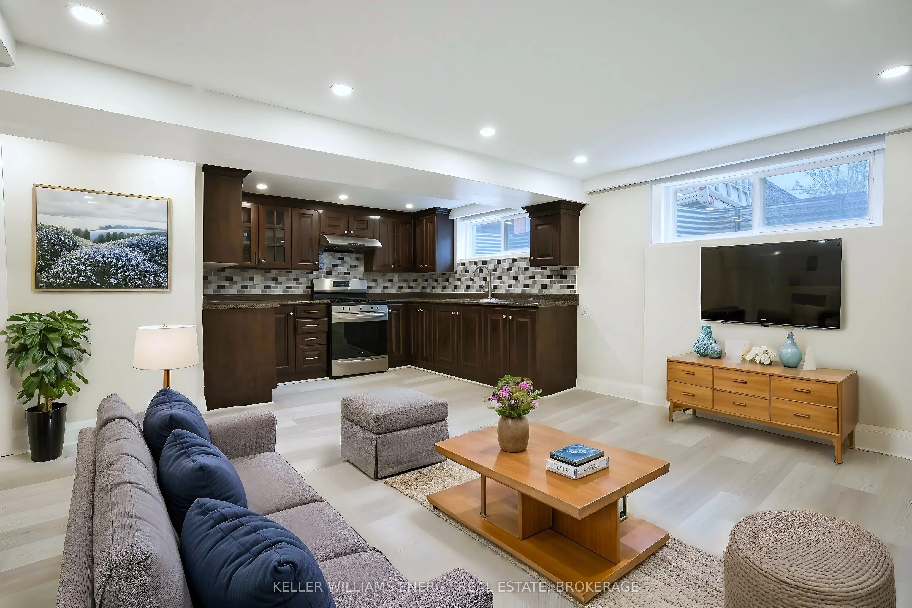 21 Neames Crescent