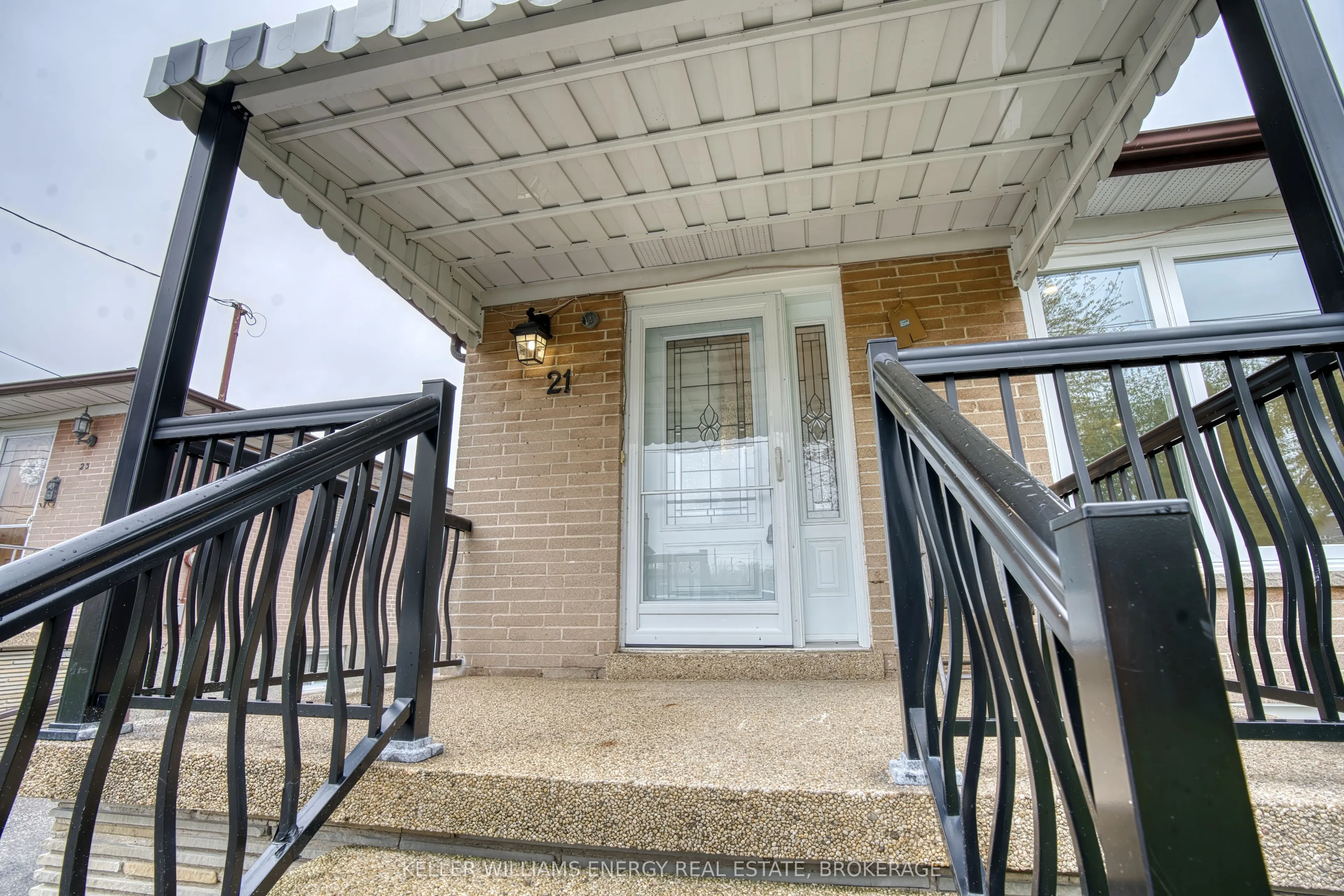 21 Neames Crescent