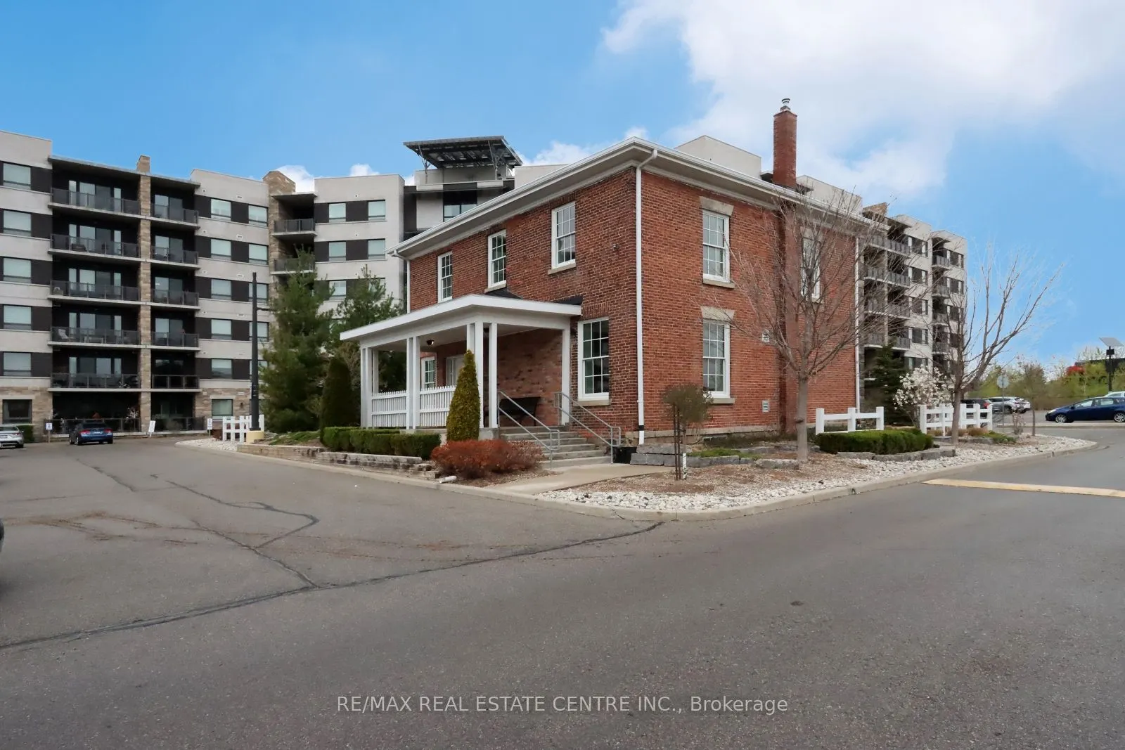 33 Whitmer Street, #406