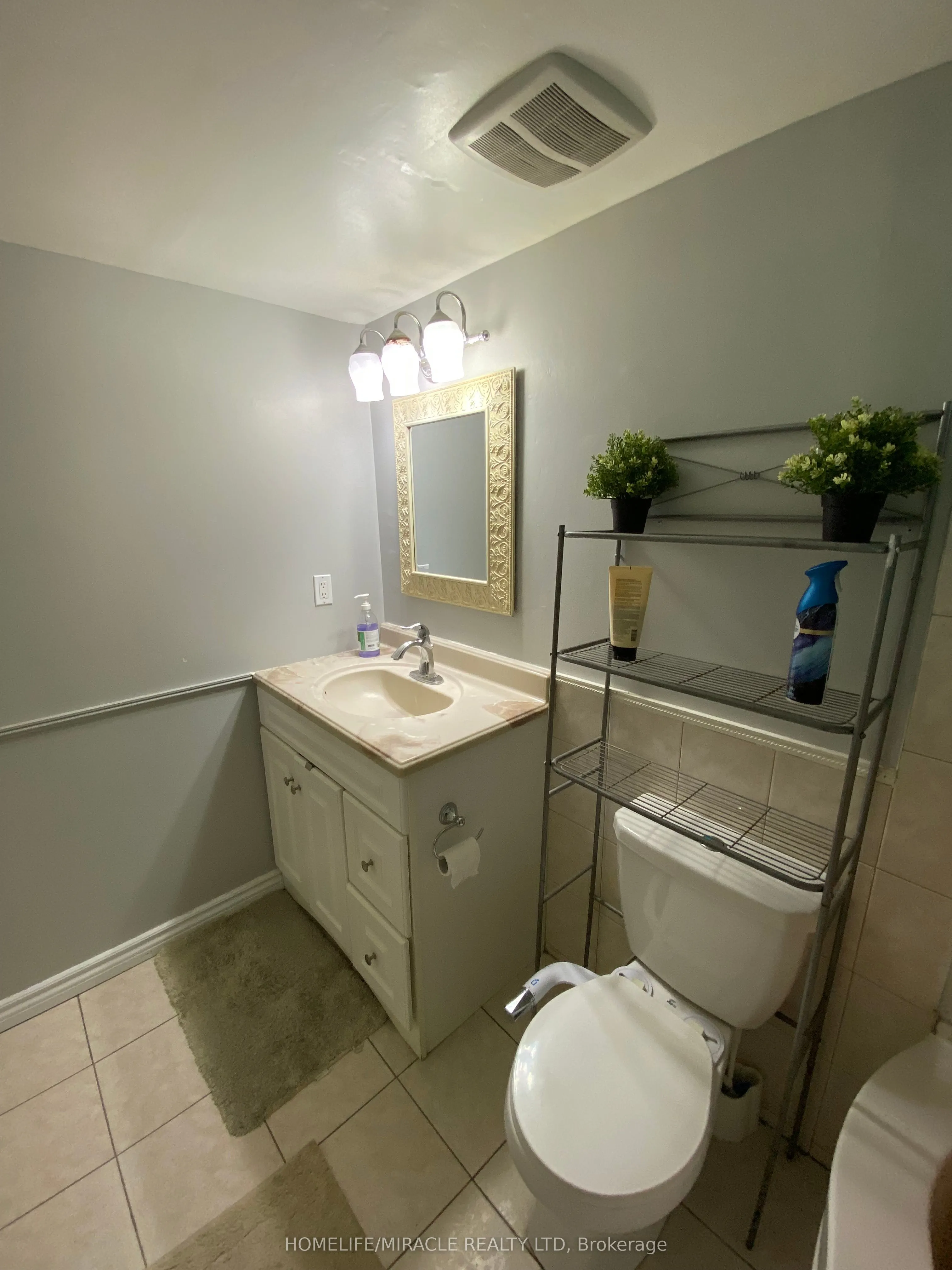 18 Knightsbridge Road, #903