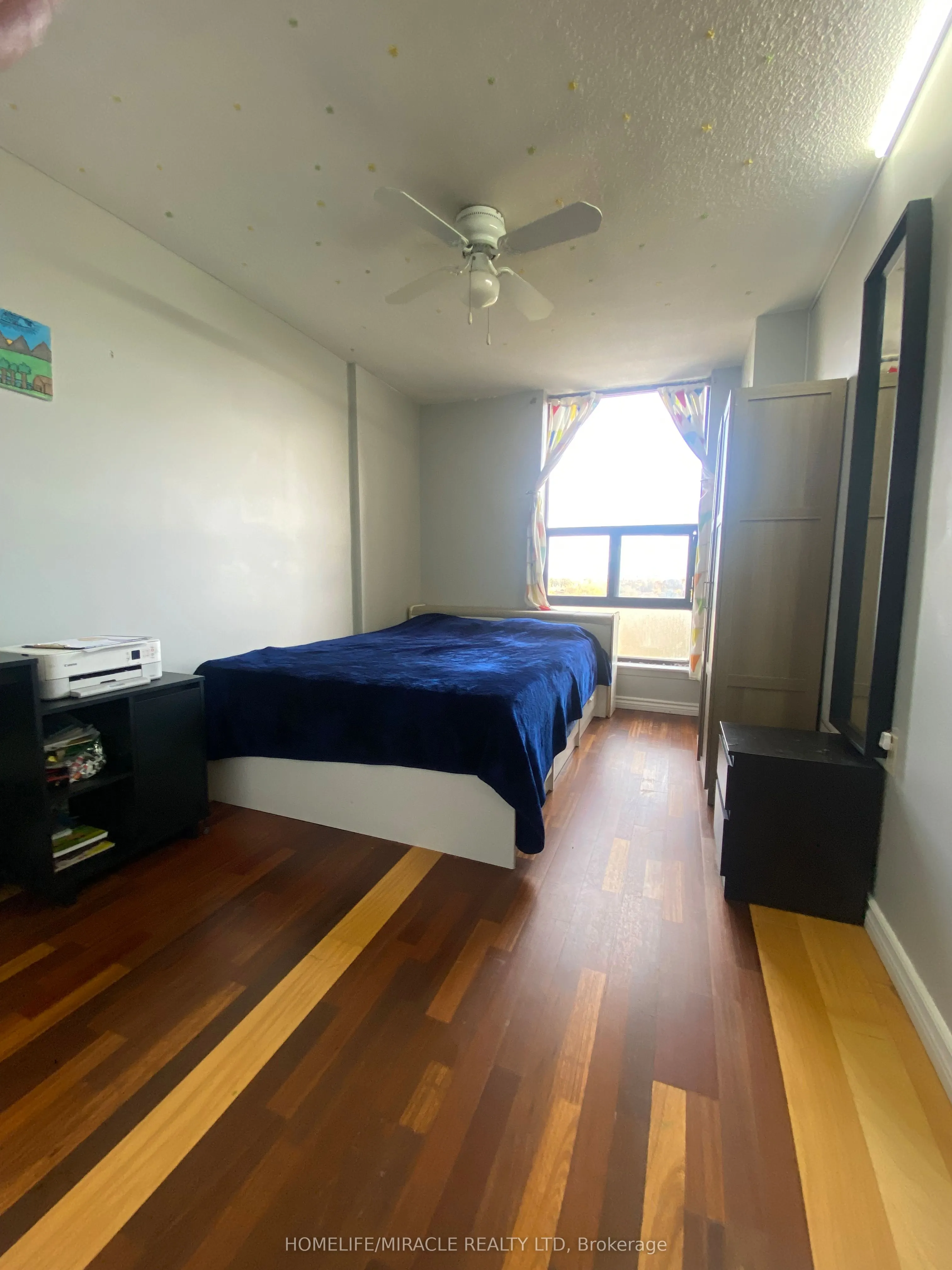 18 Knightsbridge Road, #903
