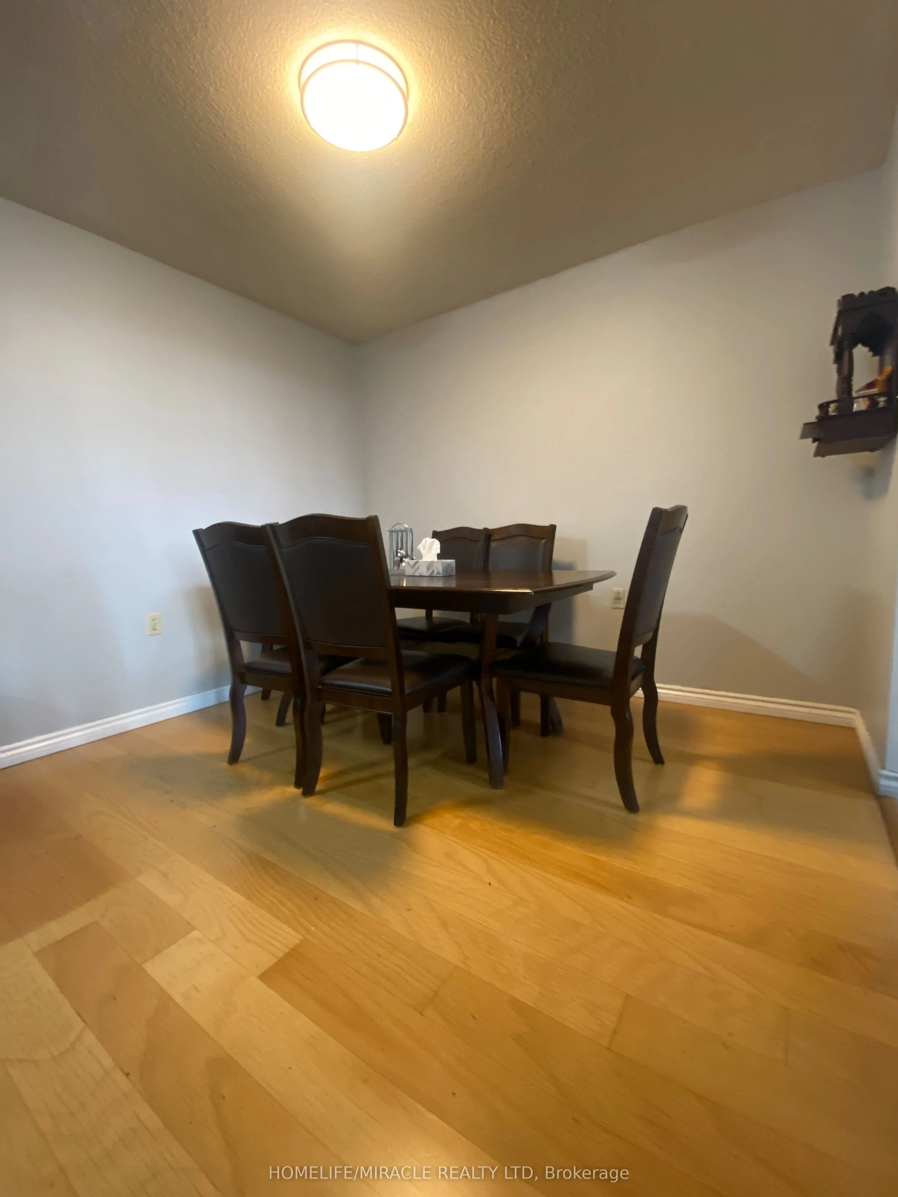 18 Knightsbridge Road, #903