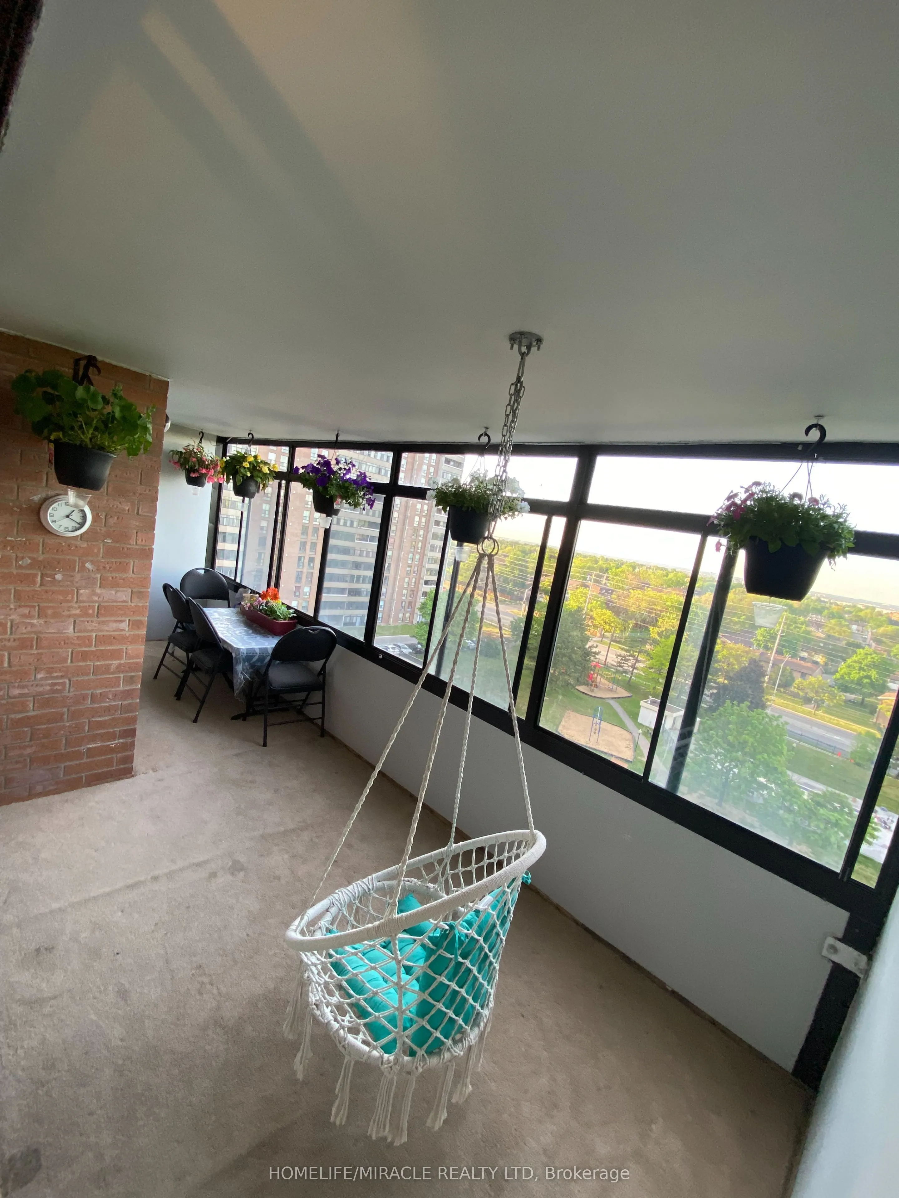 18 Knightsbridge Road, #903