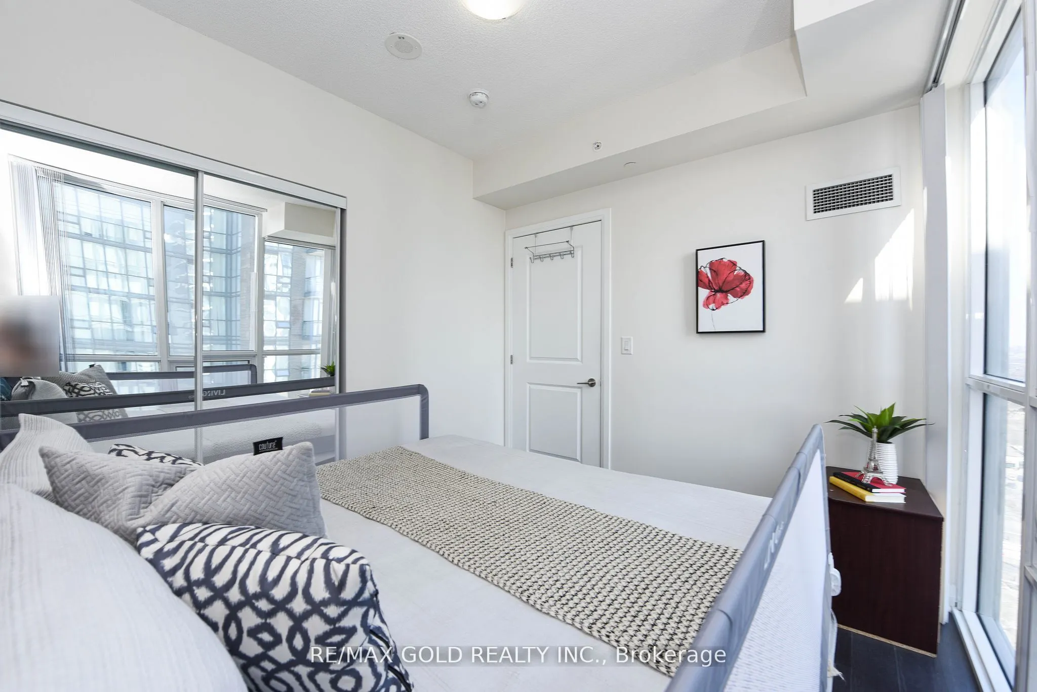 5033 Four Spring Avenue N, #1919