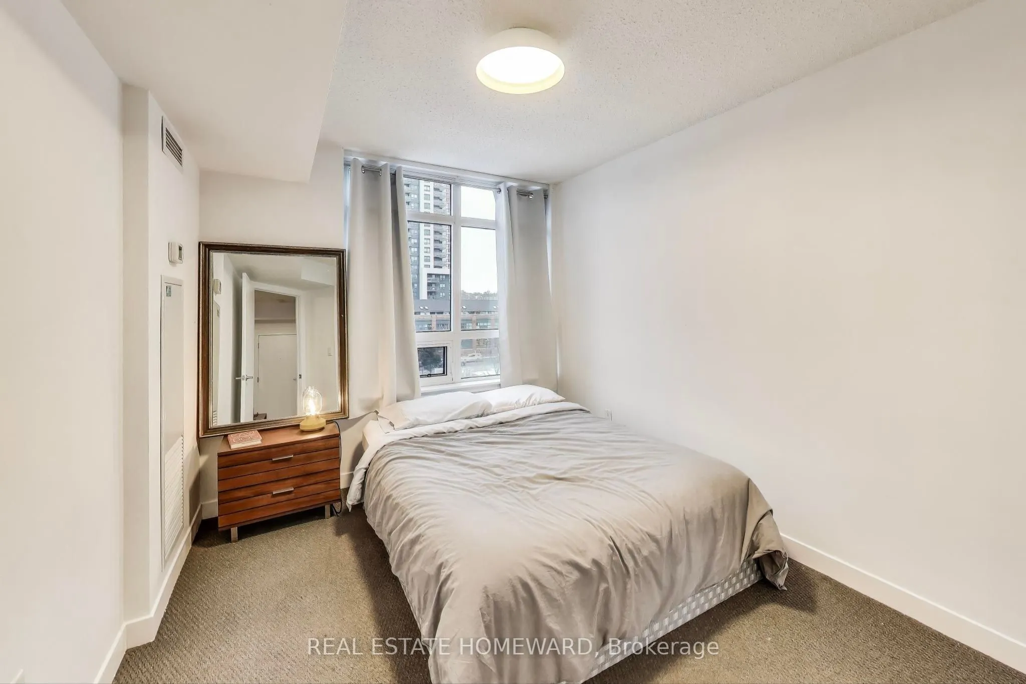 816 Lansdowne Avenue #406