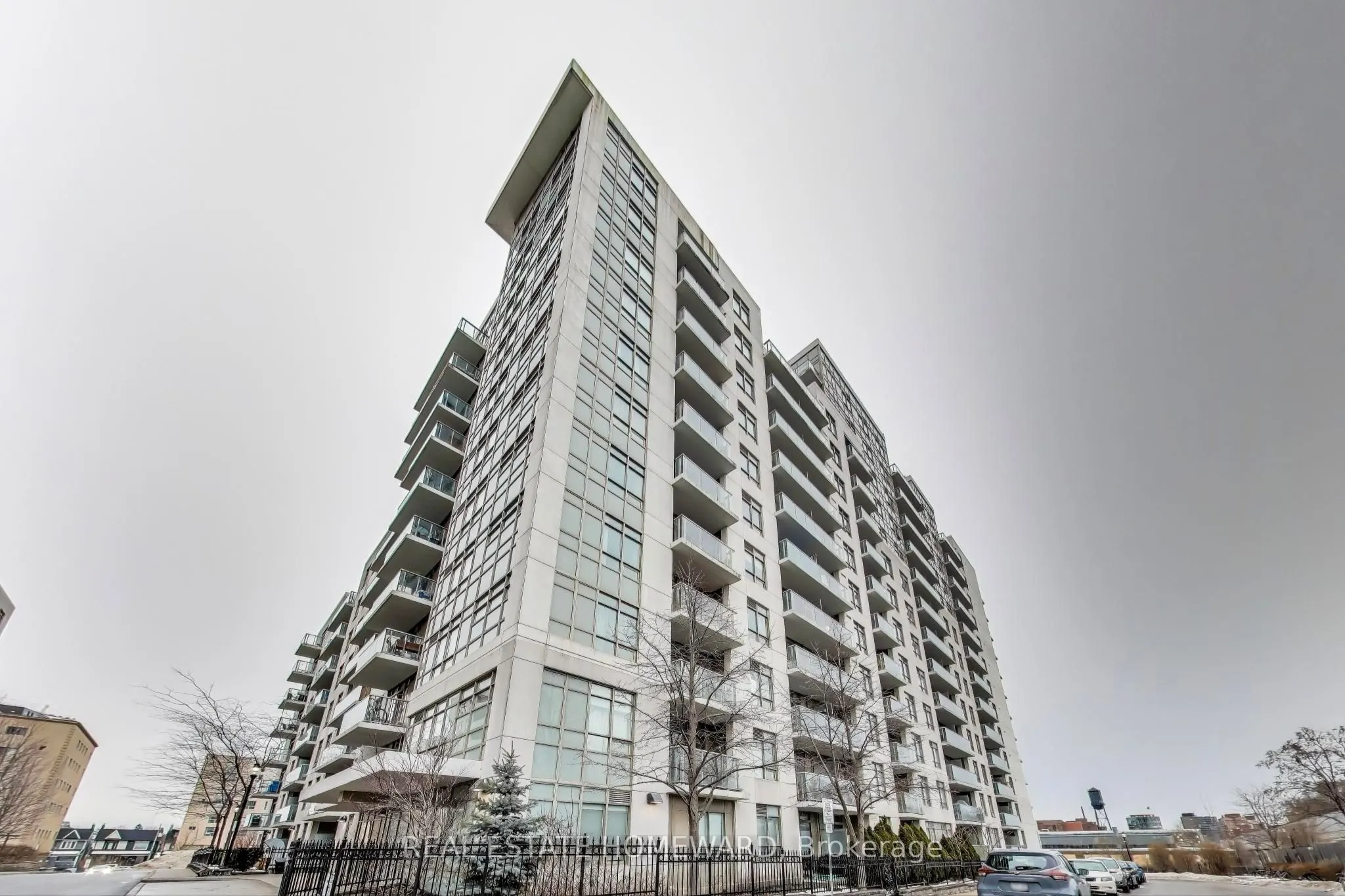 816 Lansdowne Avenue #406