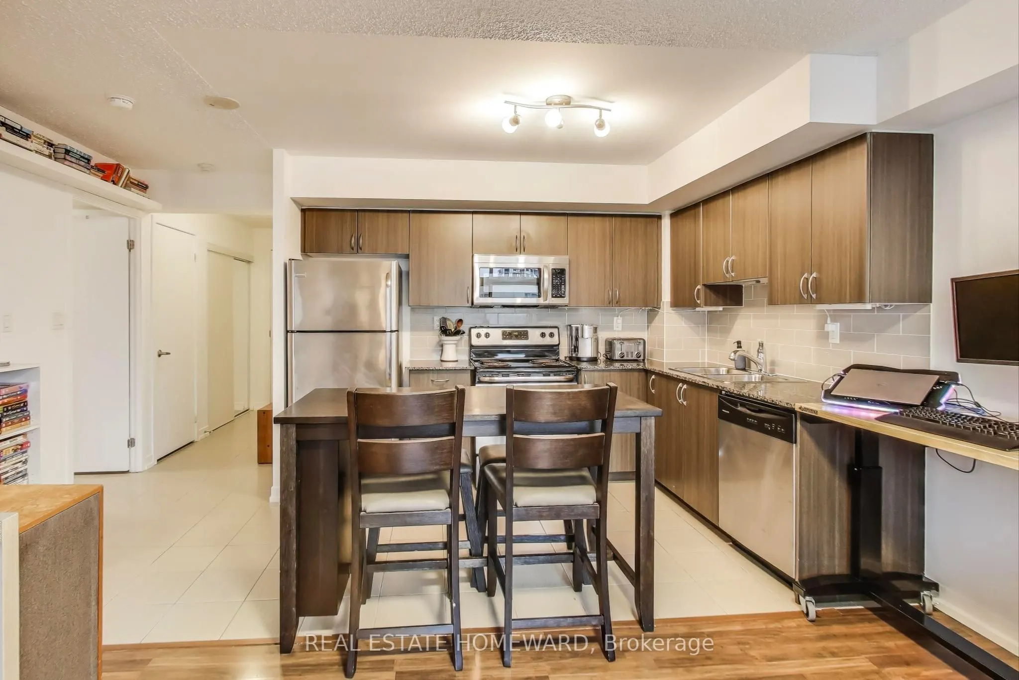 816 Lansdowne Avenue #406