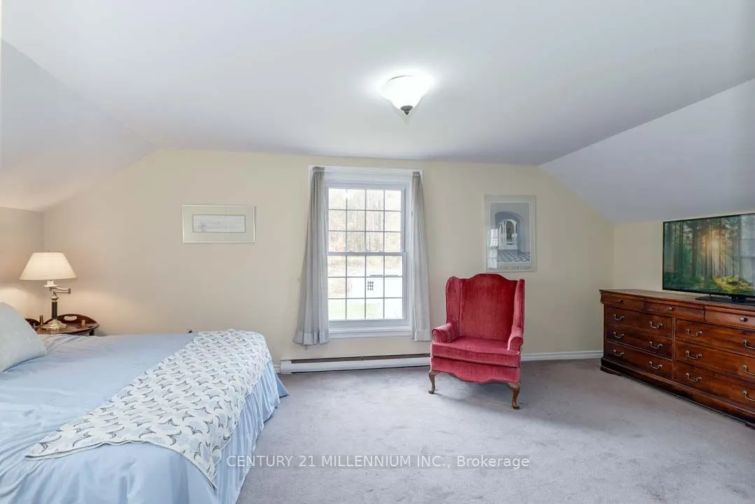 1380 Queen Street W