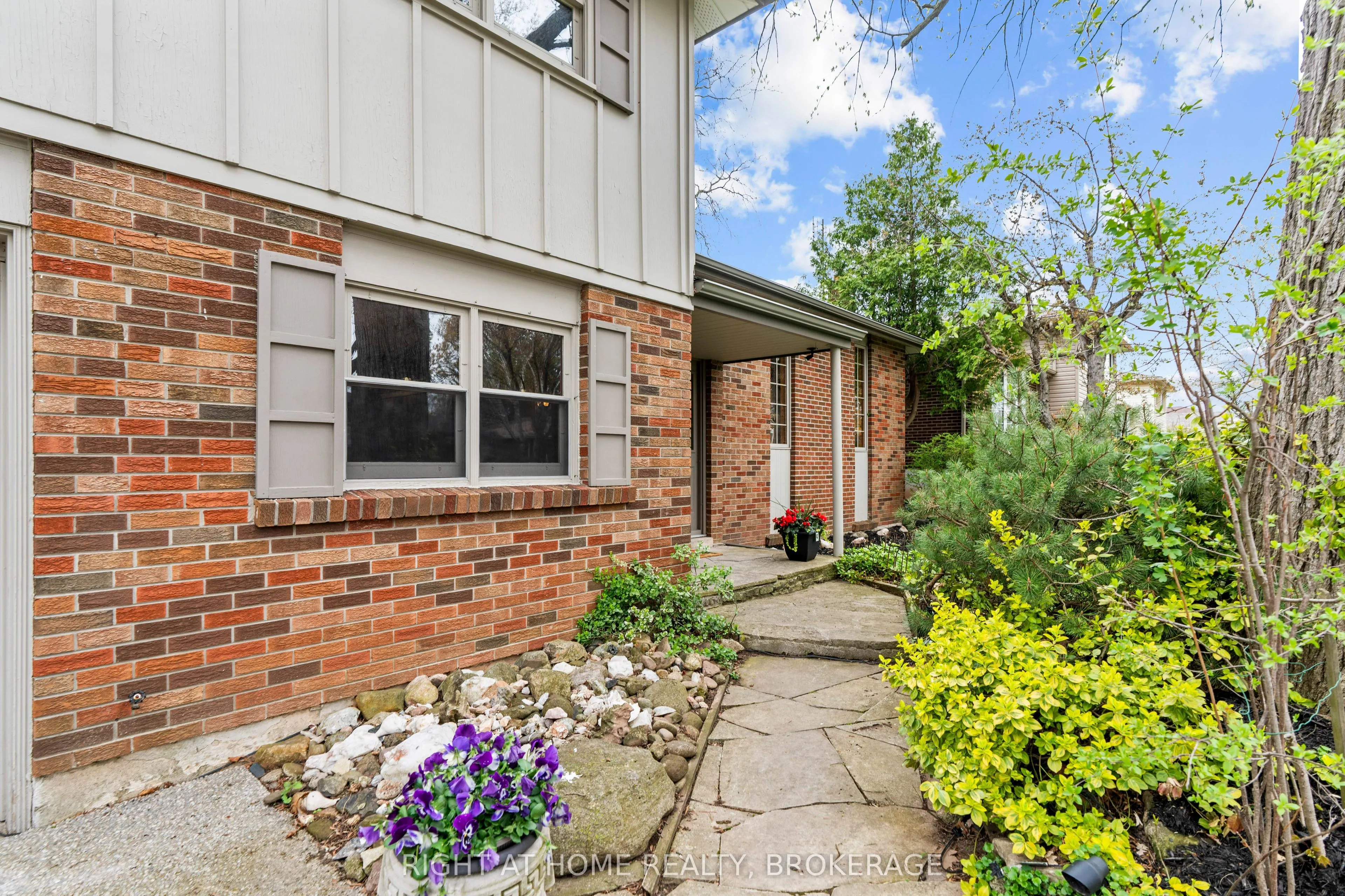 508 Kenmarr Crescent