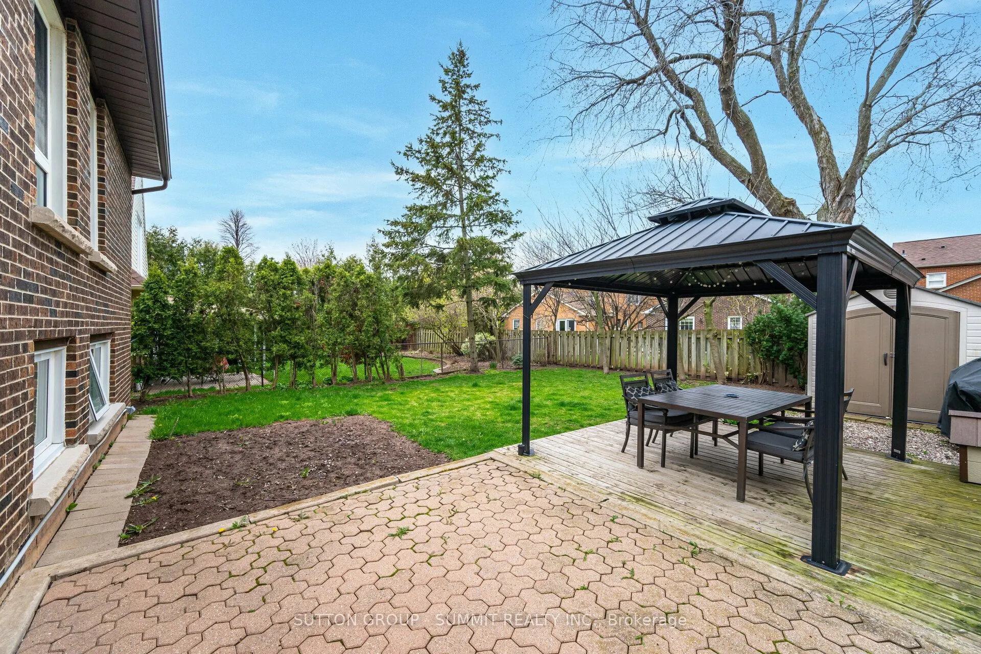 4238 Treetop Crescent
