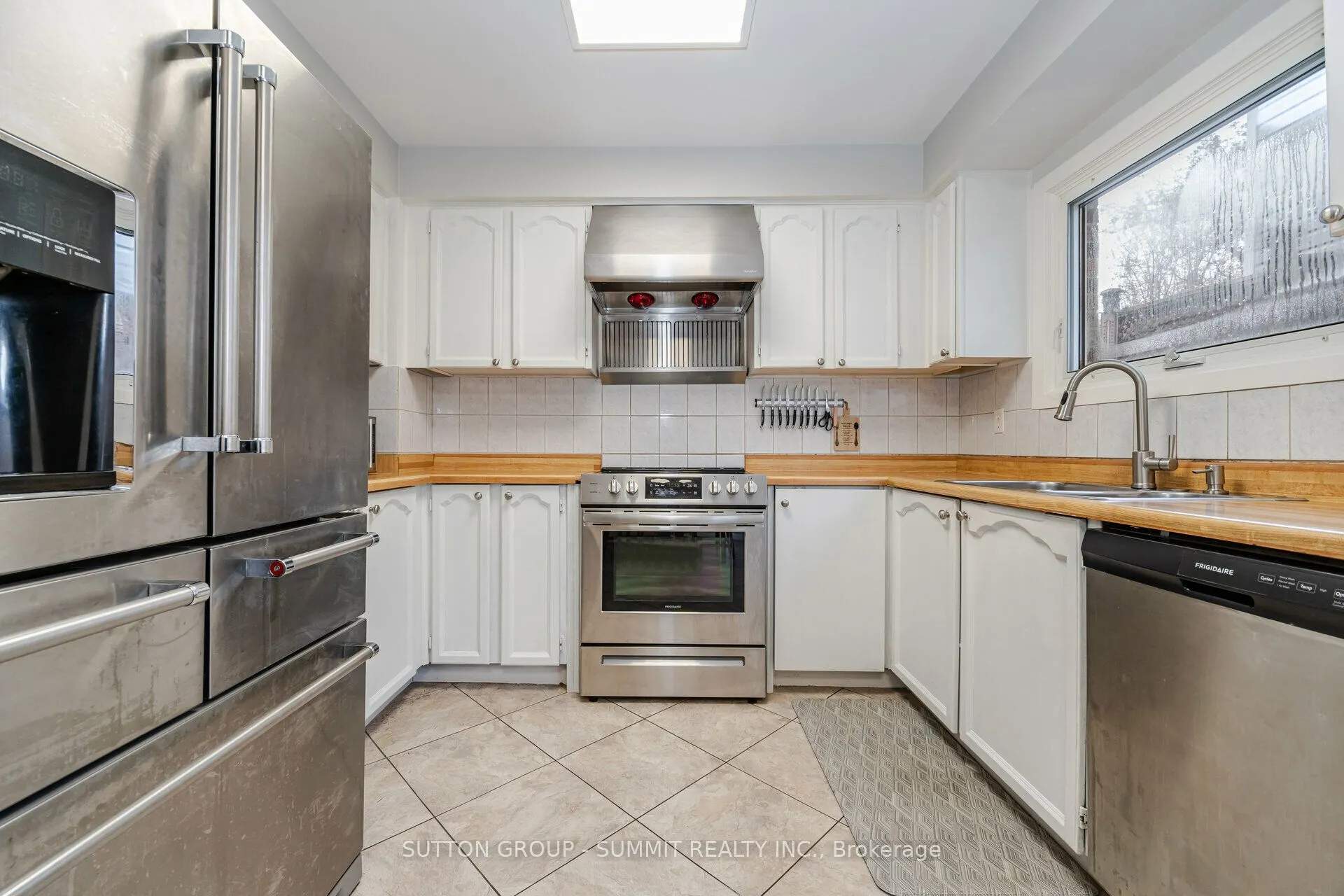4238 Treetop Crescent