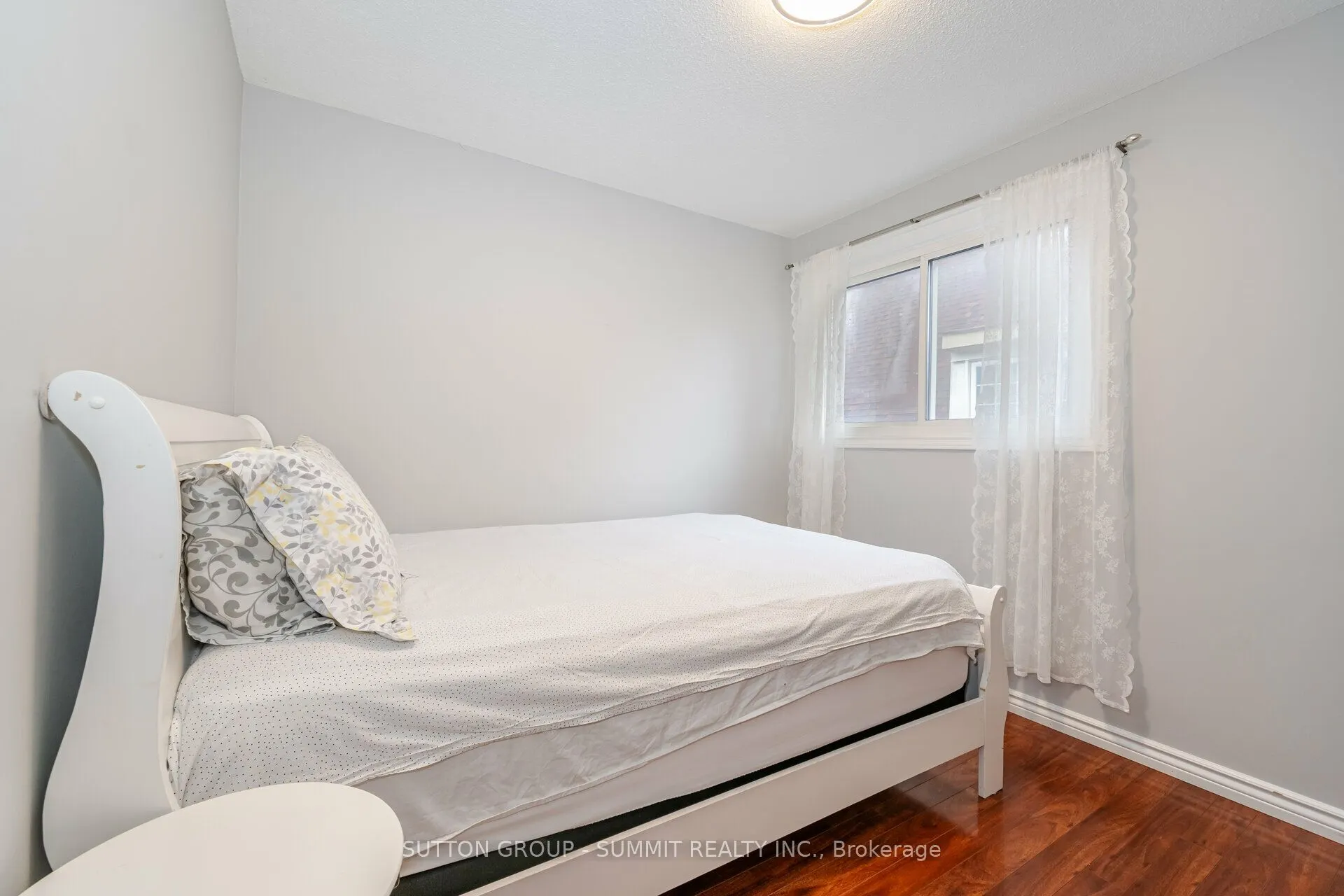 4238 Treetop Crescent