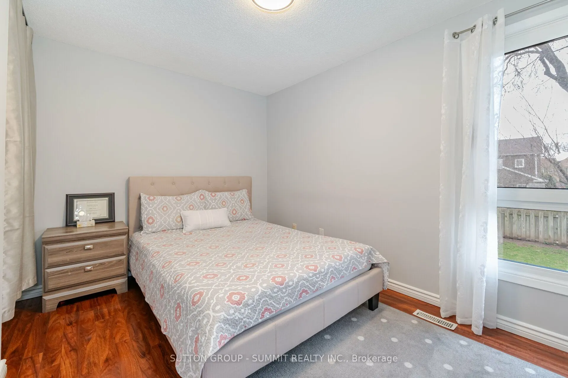 4238 Treetop Crescent