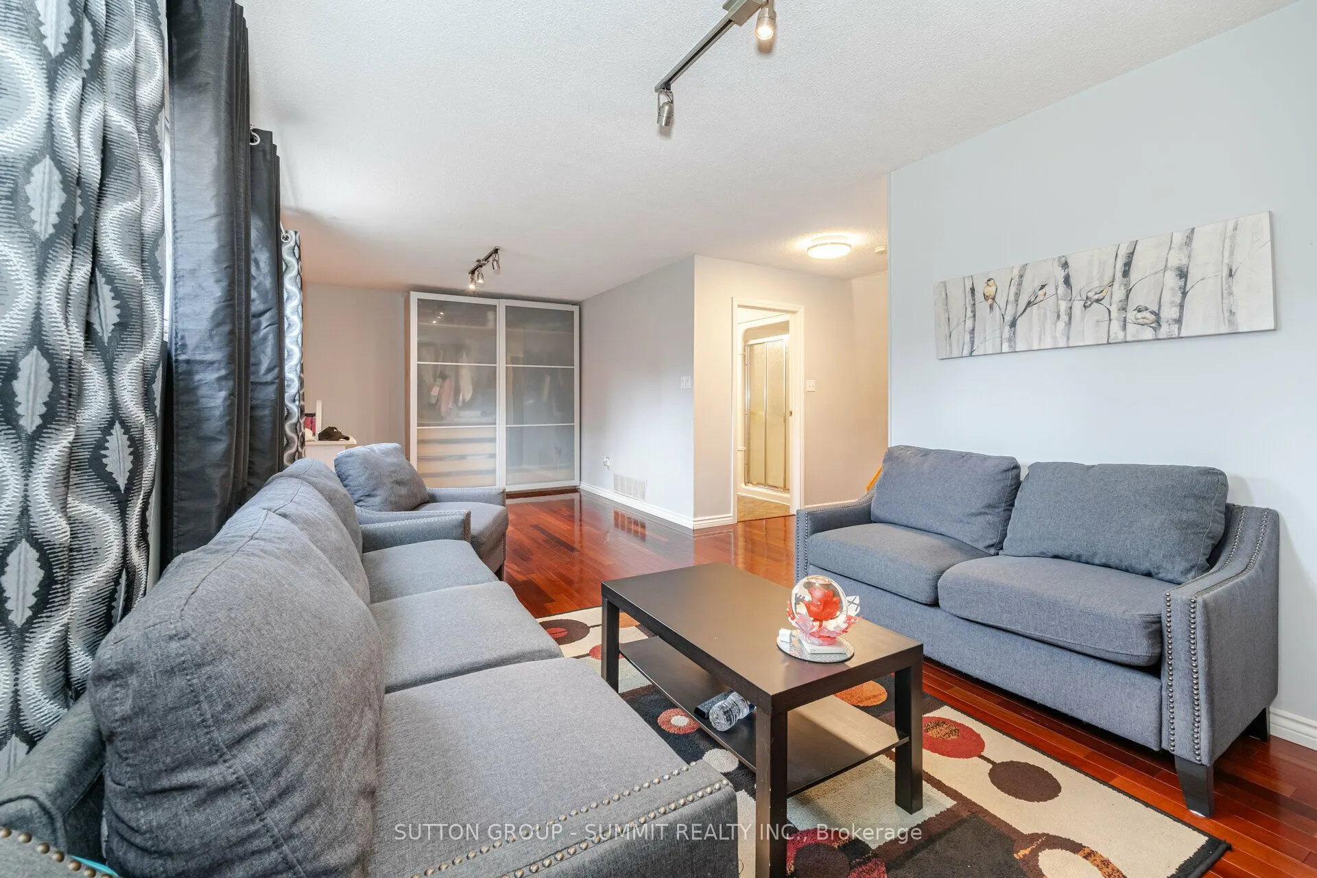 4238 Treetop Crescent