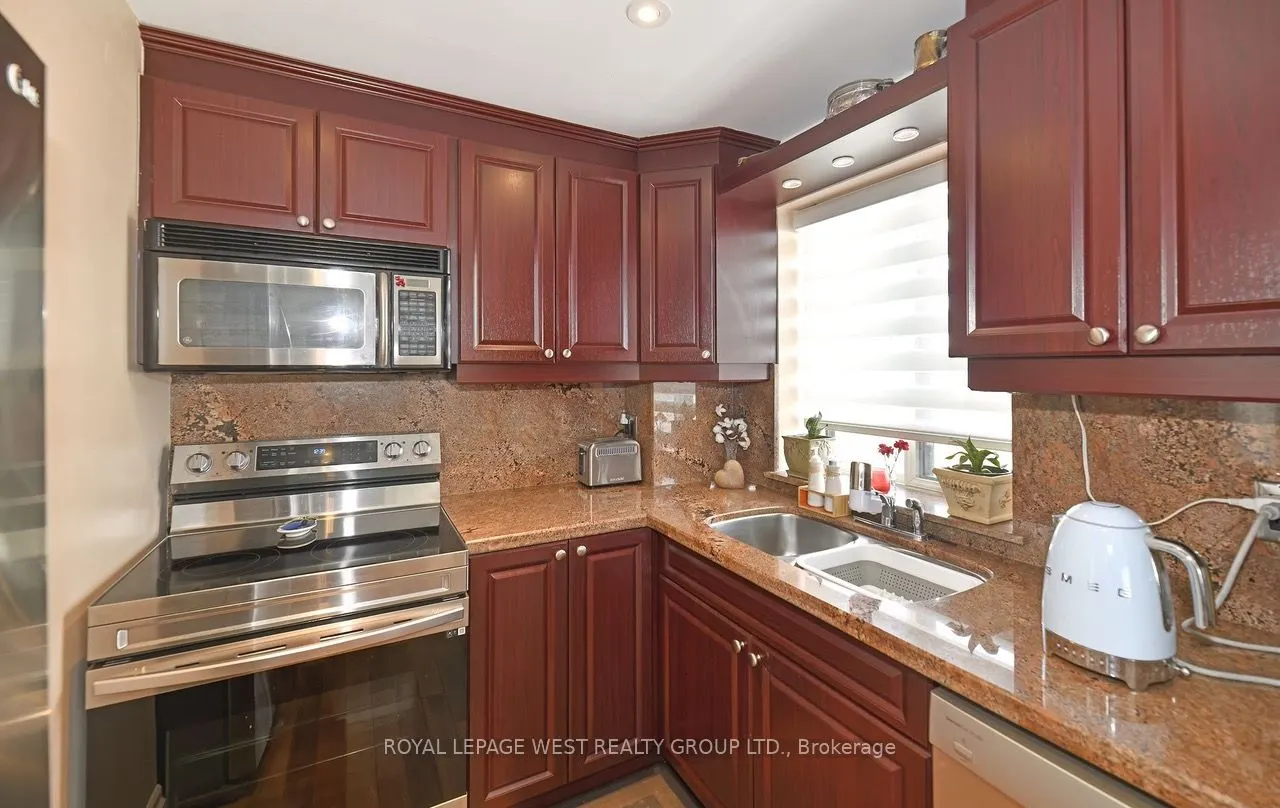 1360 Rathburn Road E, #Ph04