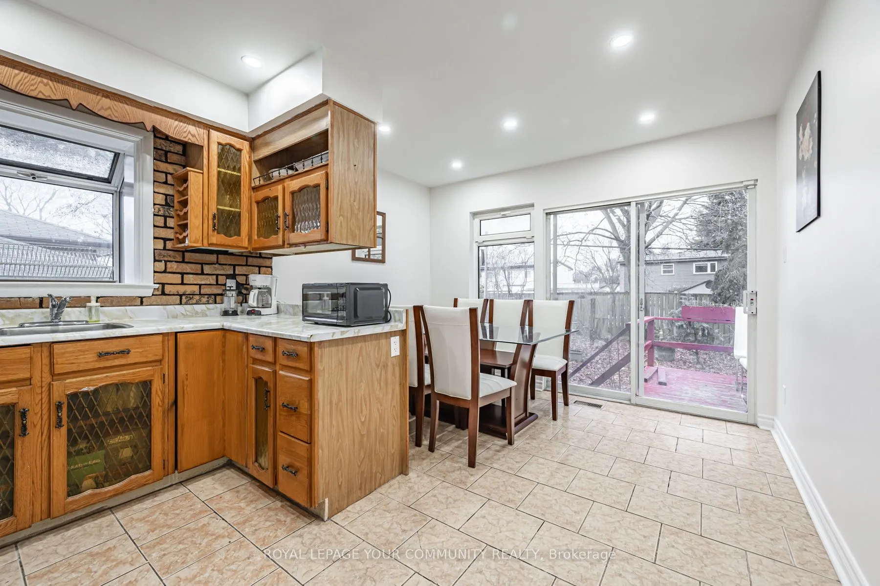 20 Littlewood Crescent, #Main