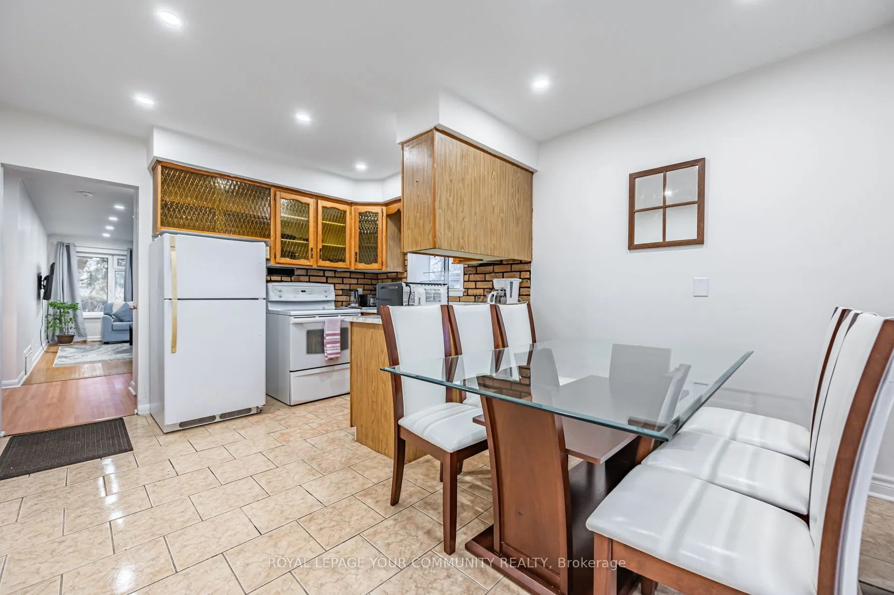 20 Littlewood Crescent, #Main