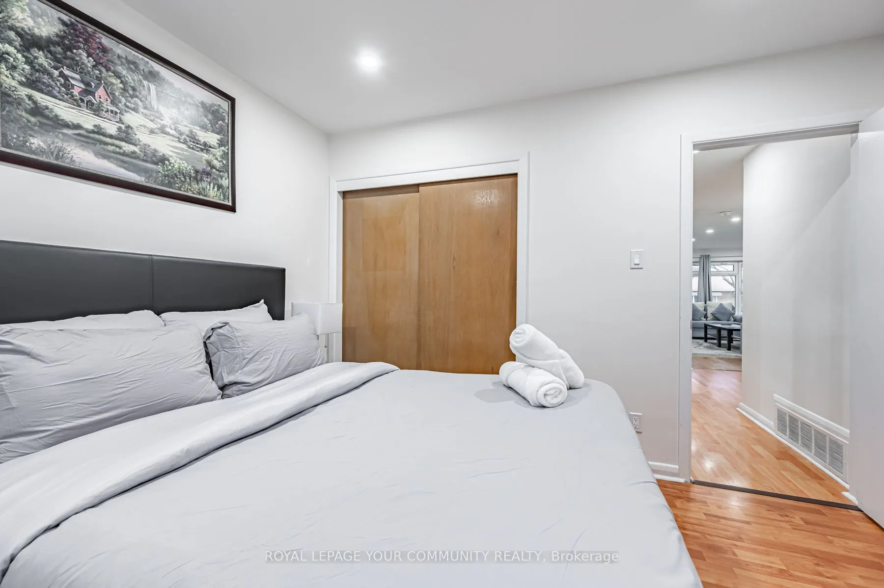 20 Littlewood Crescent, #Main