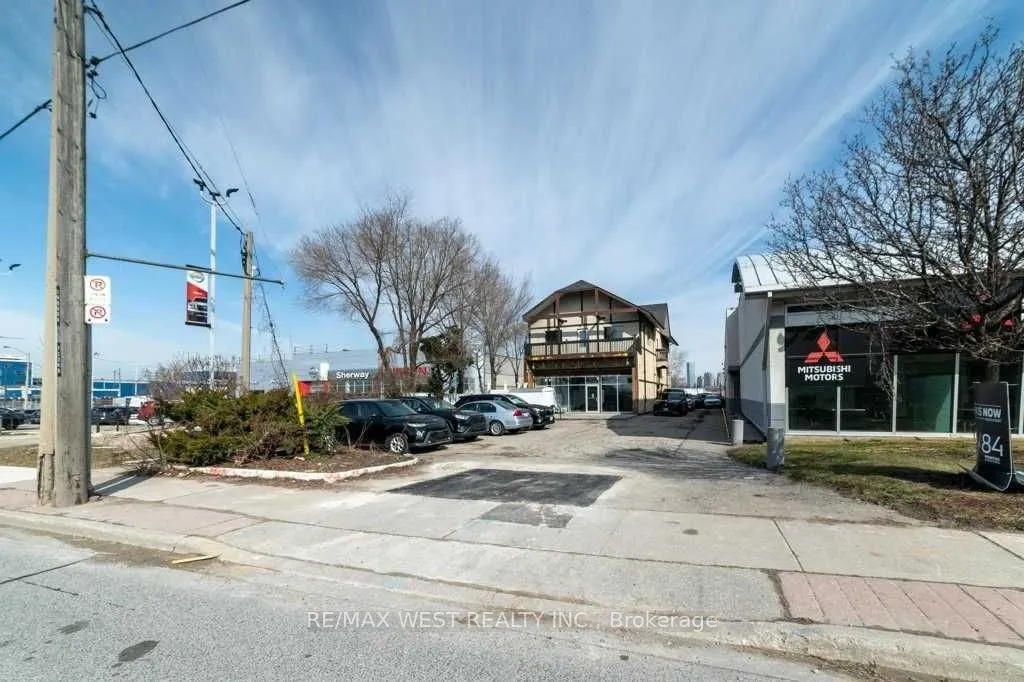 1340 The Queensway Avenue, #1
