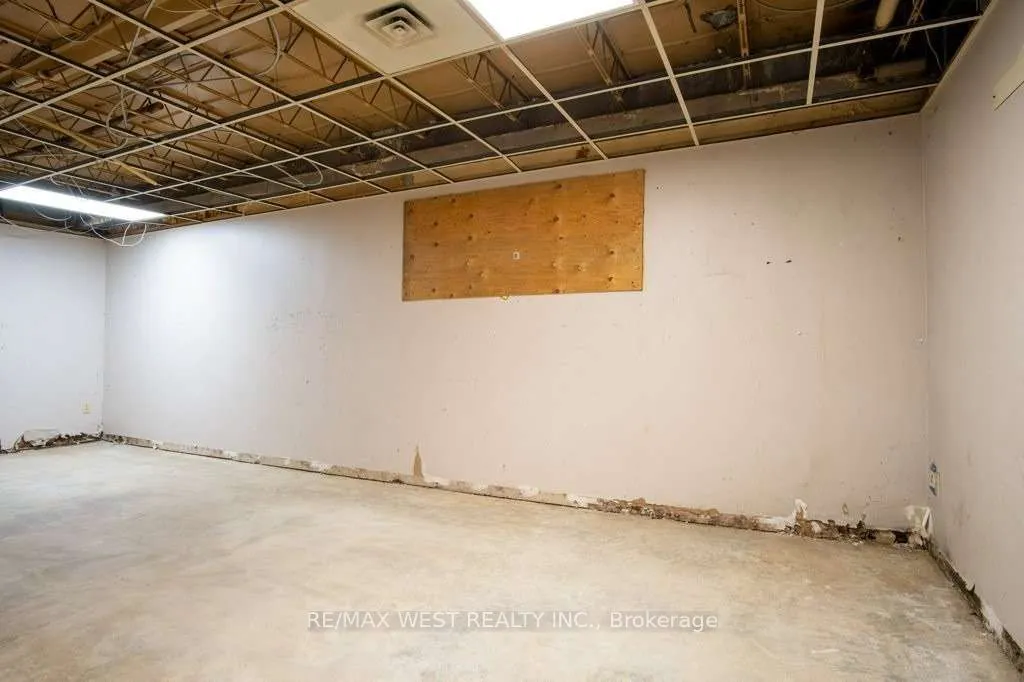 1340 The Queensway Avenue, #1